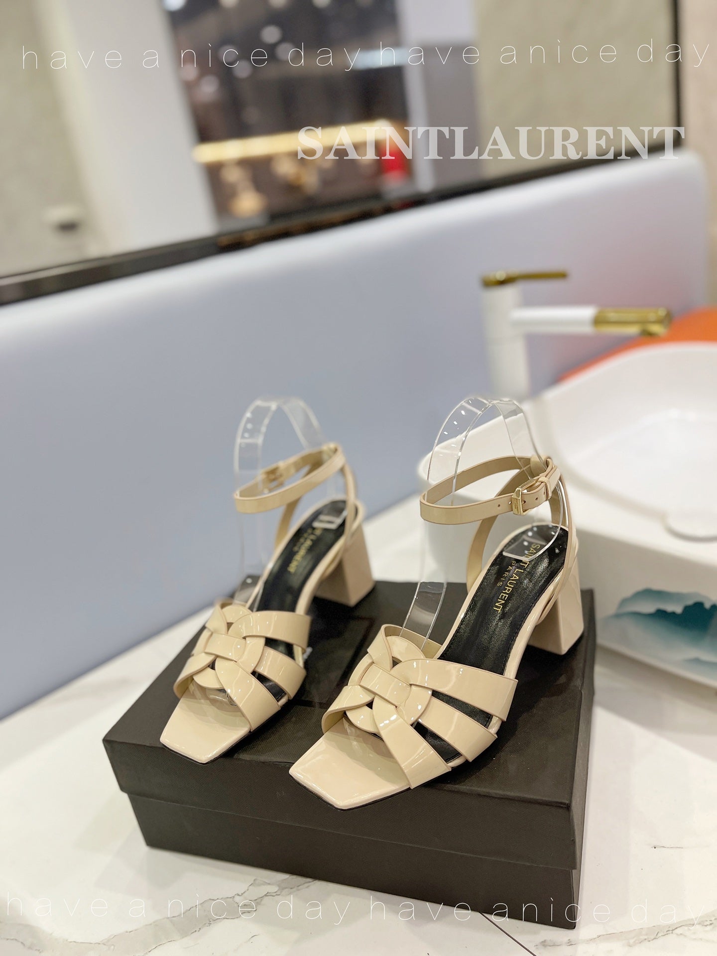 SL TRIBUTE SANDAL GLOSSY PASTEL YELLOW CALFSKIN - 34