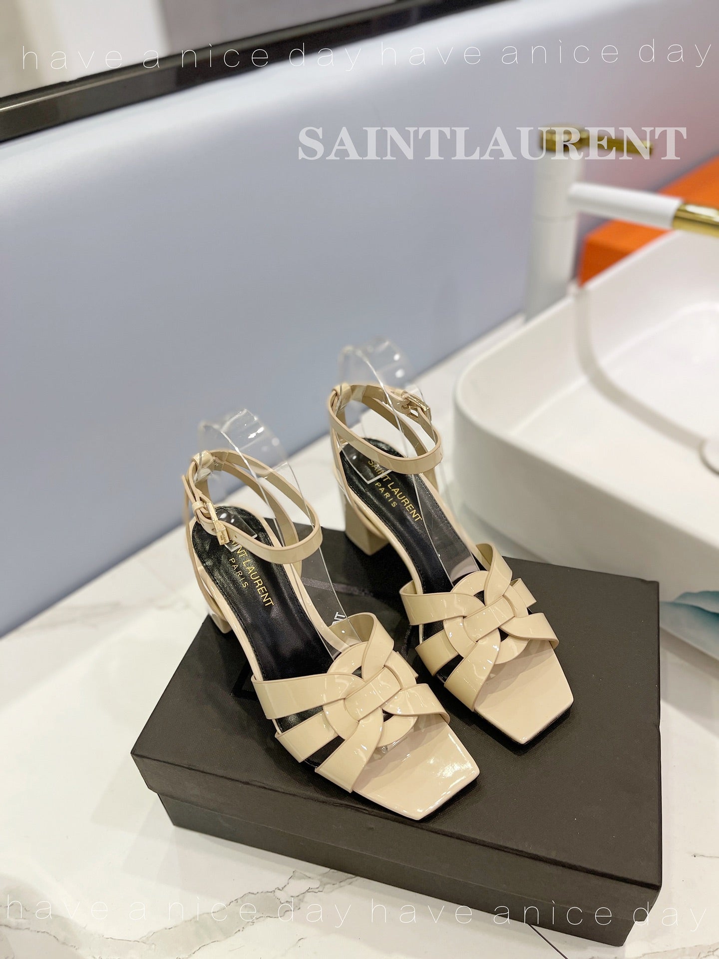 SL TRIBUTE SANDAL GLOSSY PASTEL YELLOW CALFSKIN - 34
