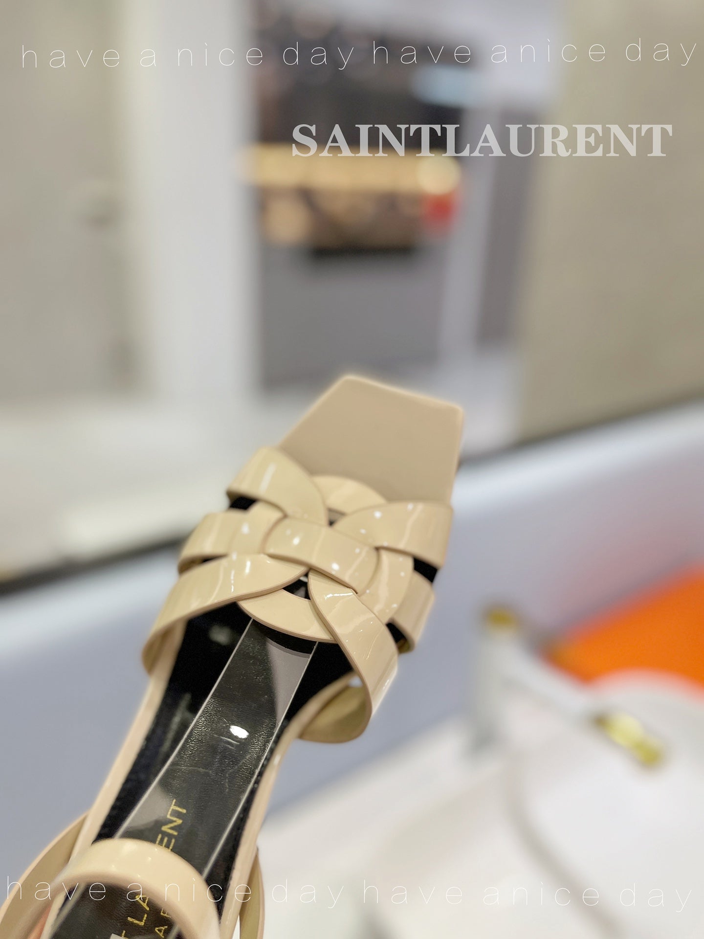 SL TRIBUTE SANDAL GLOSSY PASTEL YELLOW CALFSKIN - 34