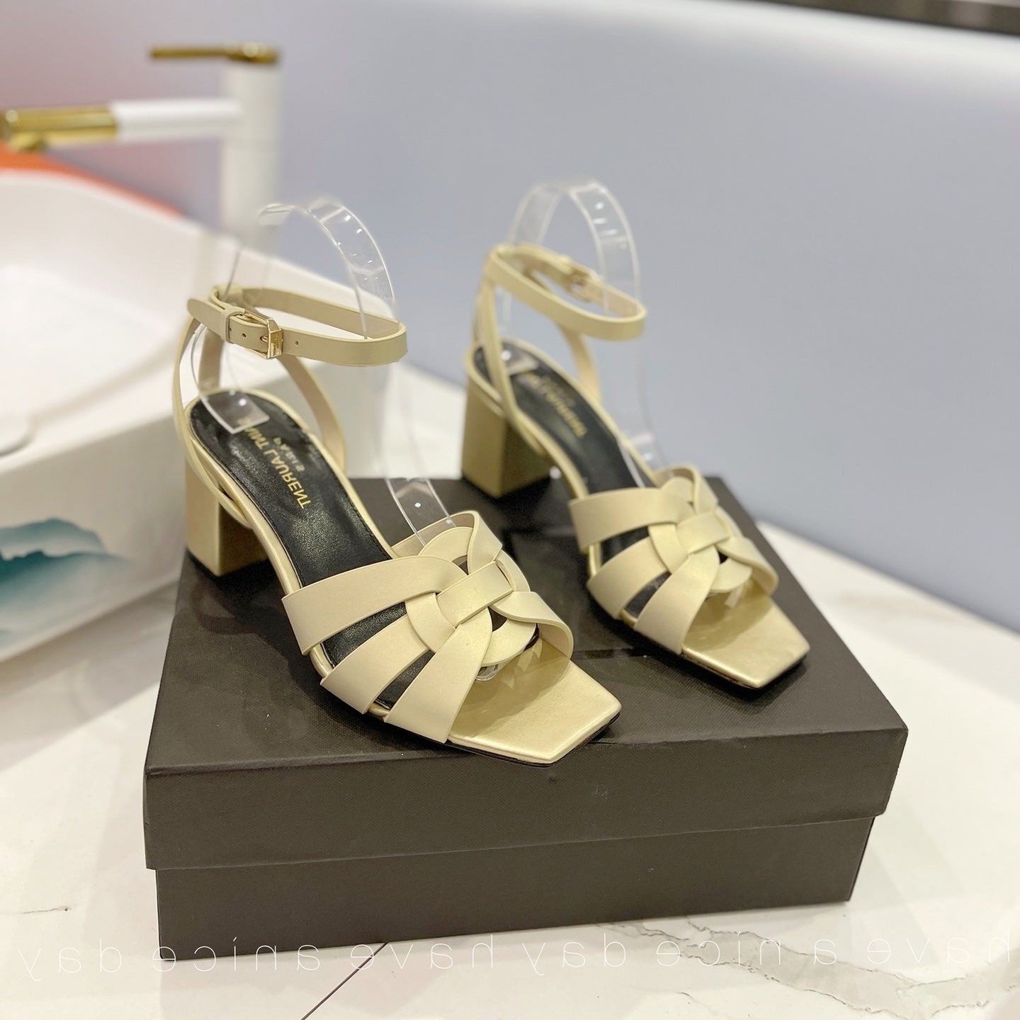 SL TRIBUTE SANDAL PASTEL YELLOW CALFSKIN - 34