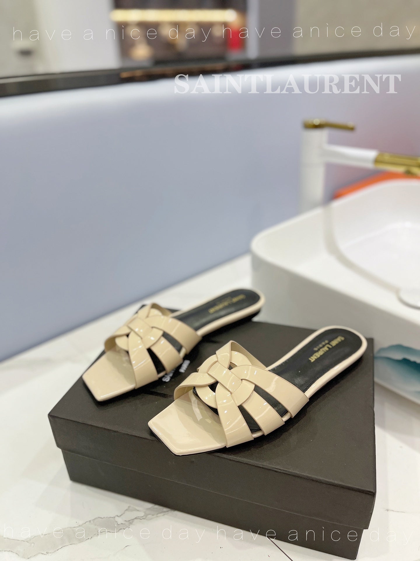 SL TRIBUTE SLIPPERS GLOSSY PASTEL YELLOW CALFSKIN - 34