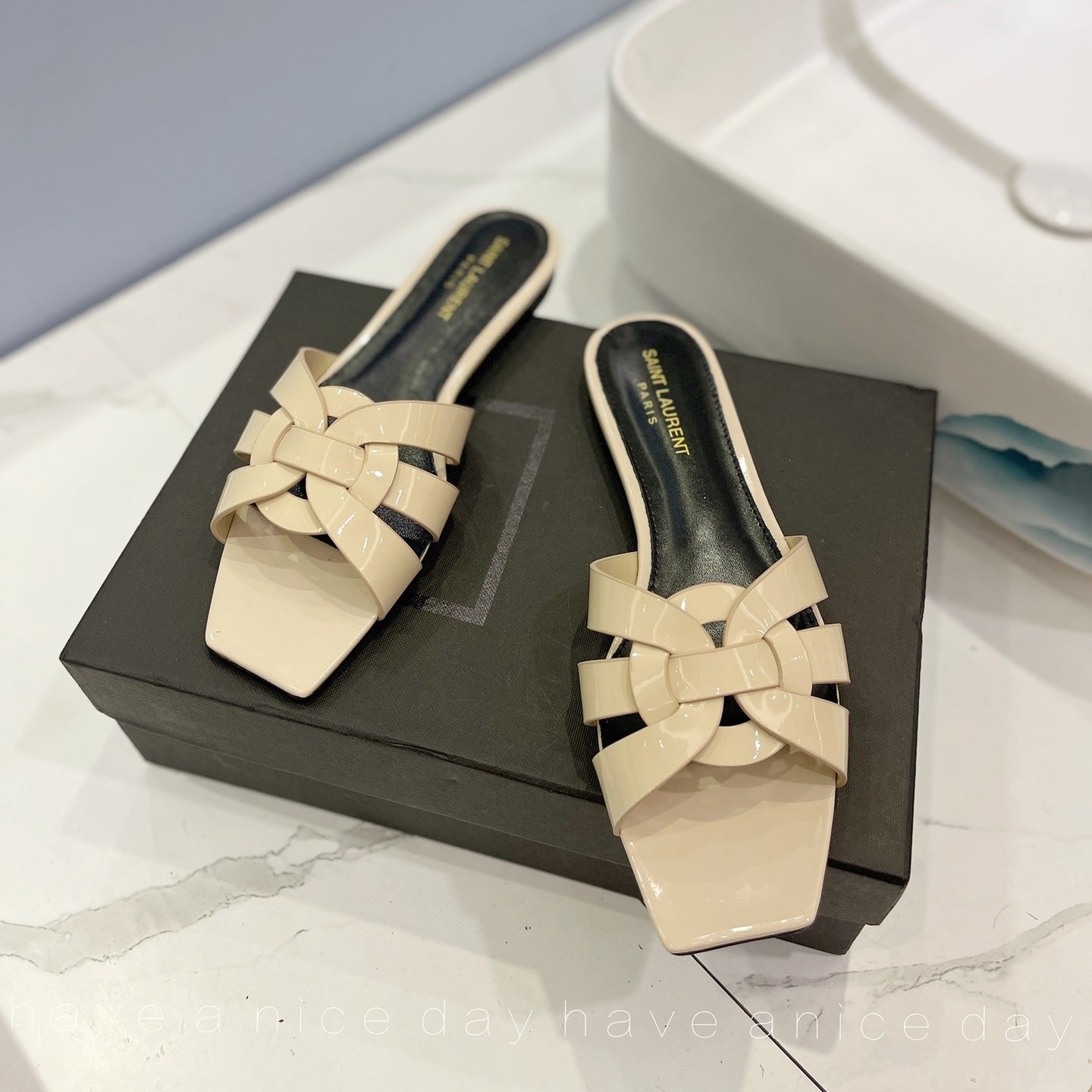 SL TRIBUTE SLIPPERS GLOSSY PASTEL YELLOW CALFSKIN - 34