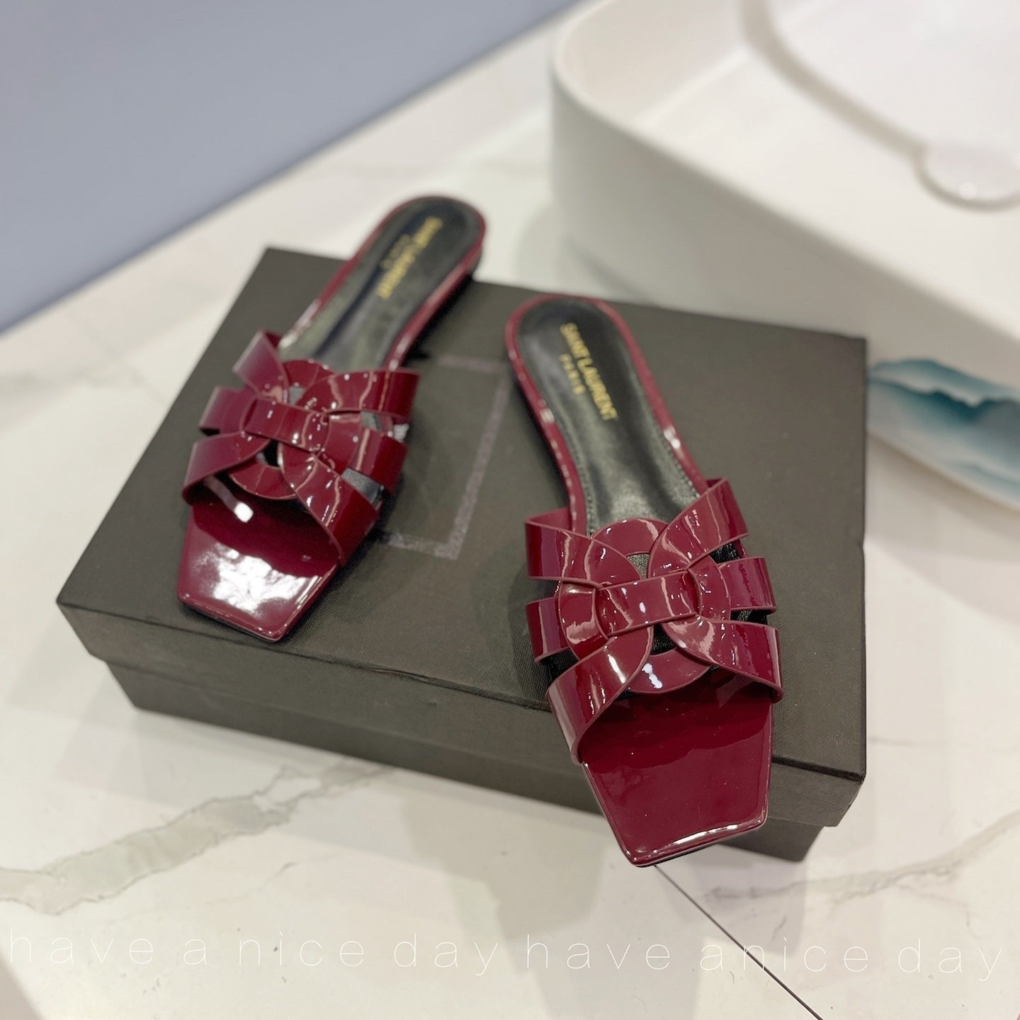 SL TRIBUTE SLIPPERS GLOSSY BERRY CALFSKIN - 34