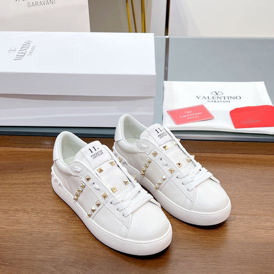 VALENTINO 25S GARAVANI ROCKSTUD UNTITLED STUDDED SNEAKERS IN WHITE LAMBSKIN - 35