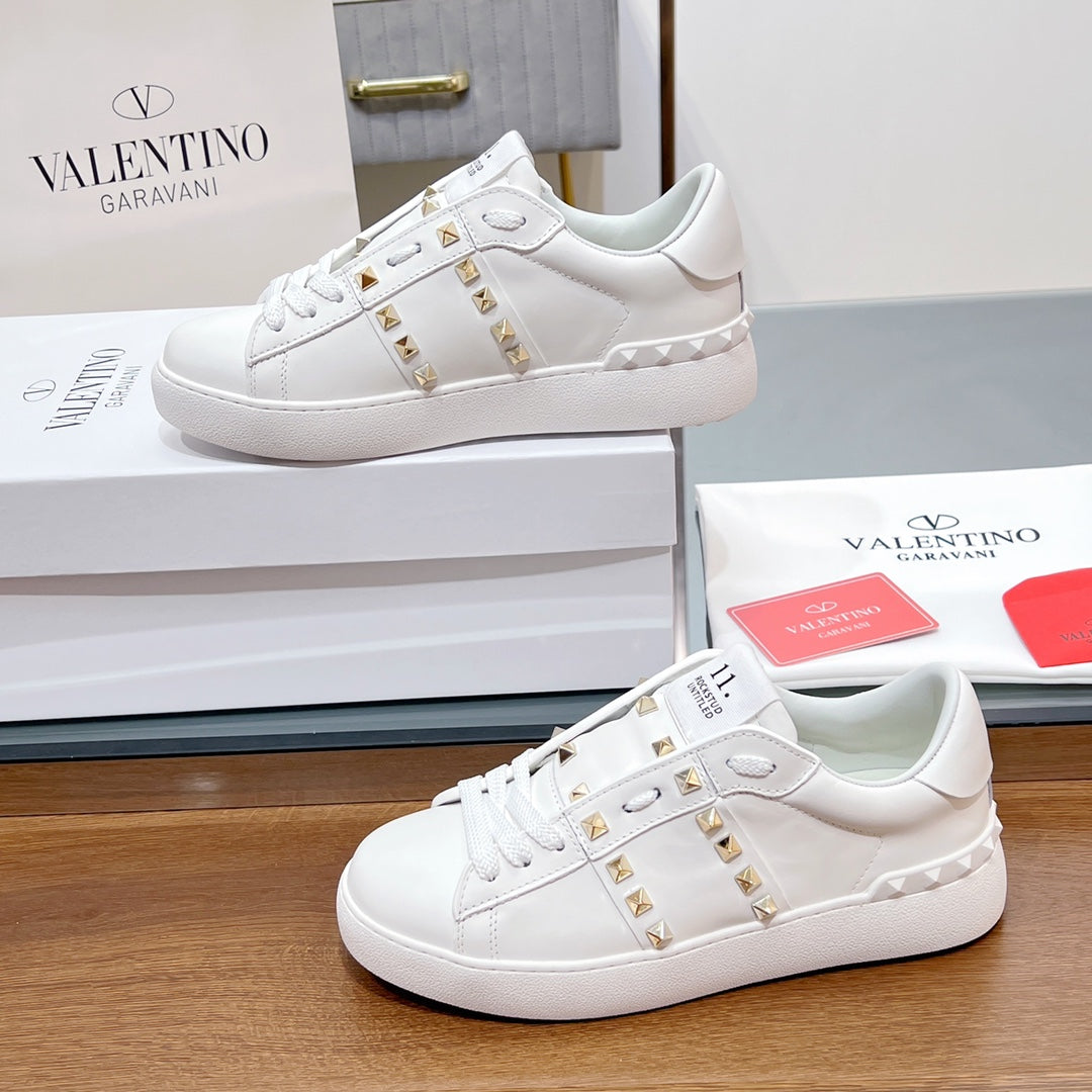 VALENTINO 25S GARAVANI ROCKSTUD UNTITLED STUDDED SNEAKERS IN WHITE LAMBSKIN - 35