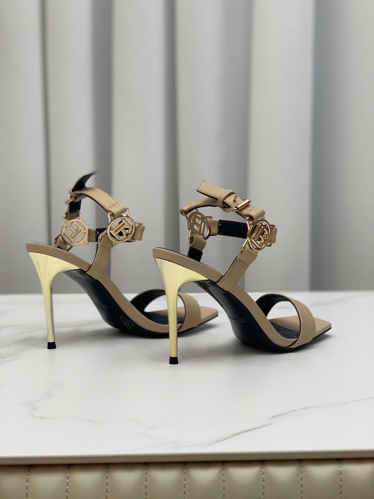 BALMAIN 25S HIGH HEELS WITH B METAL DETAIL 95MM IN LIGHT BROWN CALFSKIN - 35