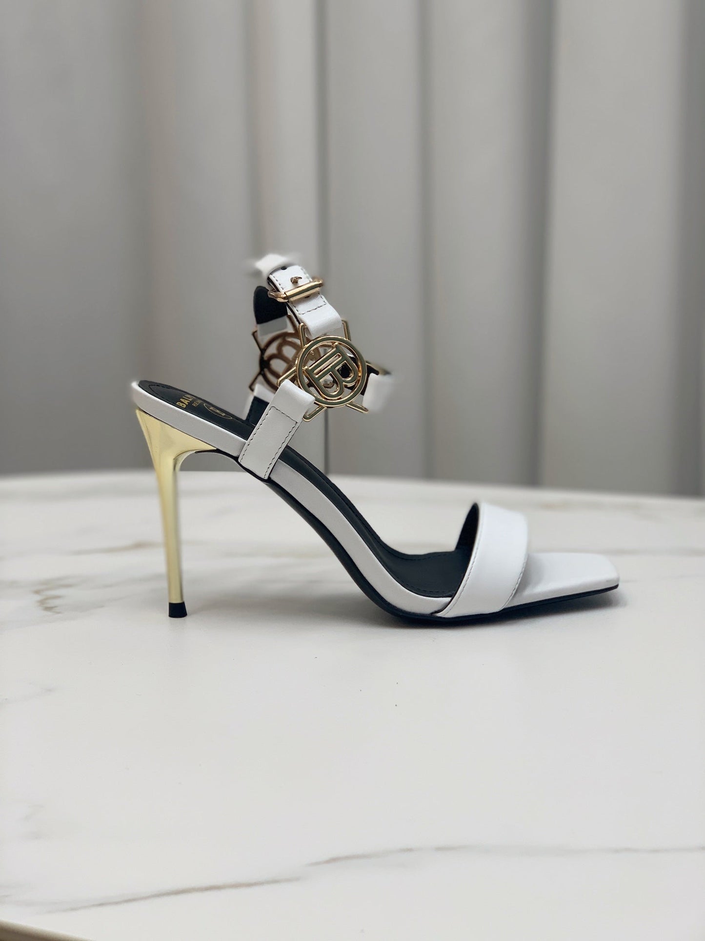 BALMAIN 25S HIGH HEELS WITH B METAL DETAIL 95MM IN LIGHT GRAY CALFSKIN - 35