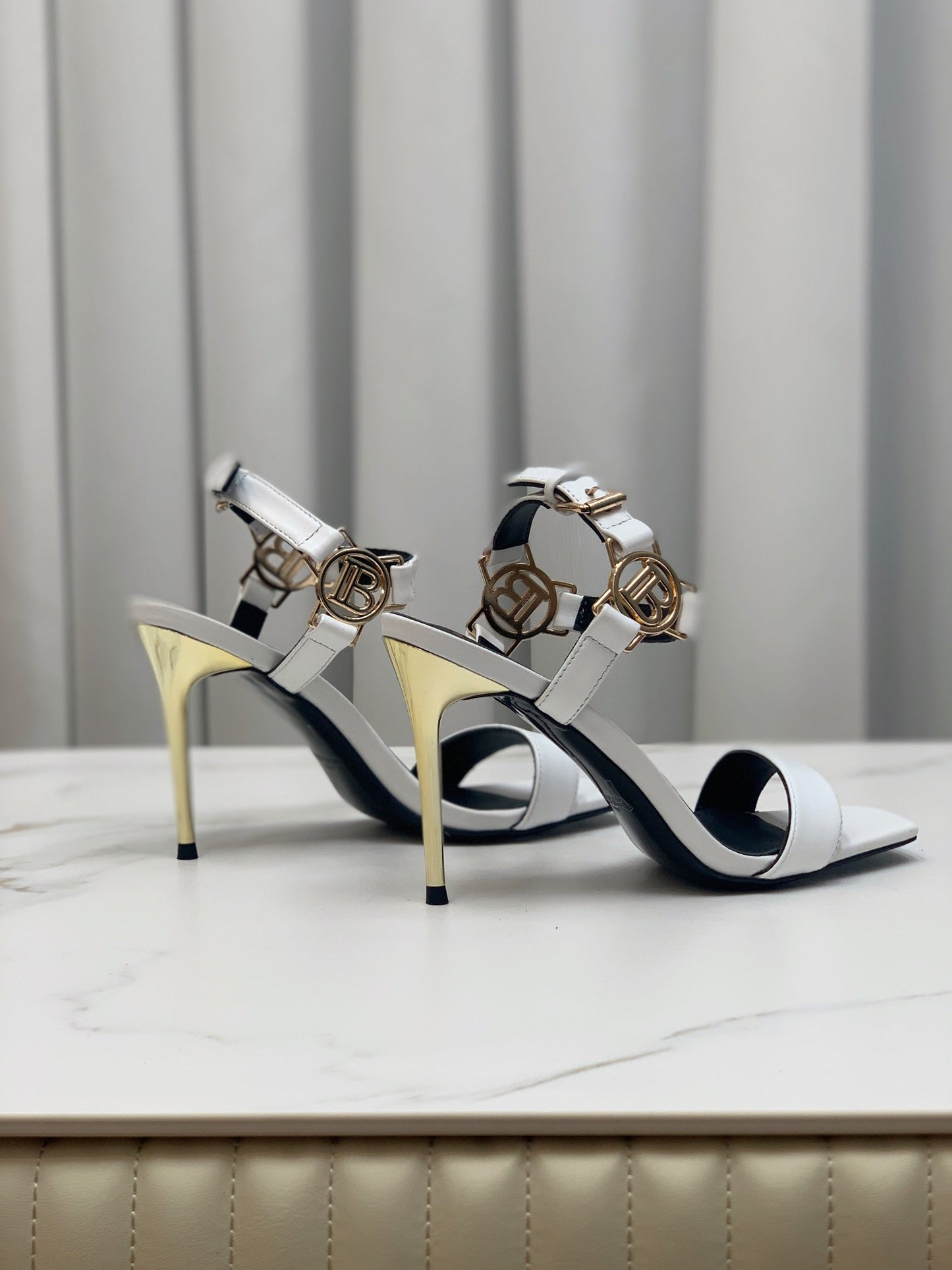 BALMAIN 25S HIGH HEELS WITH B METAL DETAIL 95MM IN LIGHT GRAY CALFSKIN - 35