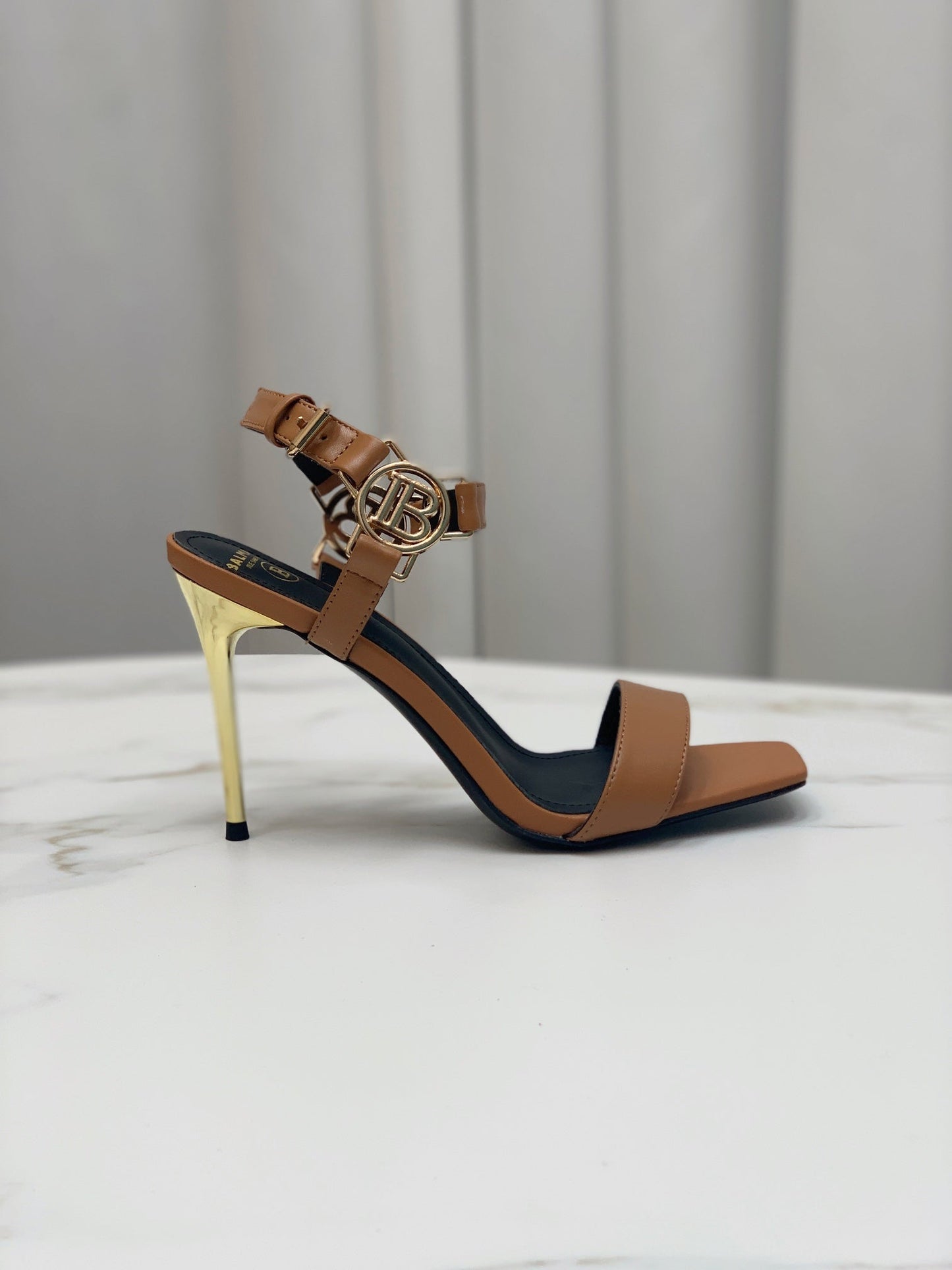 BALMAIN 25S HIGH HEELS WITH B METAL DETAIL 95MM IN CARAMEL CALFSKIN - 35