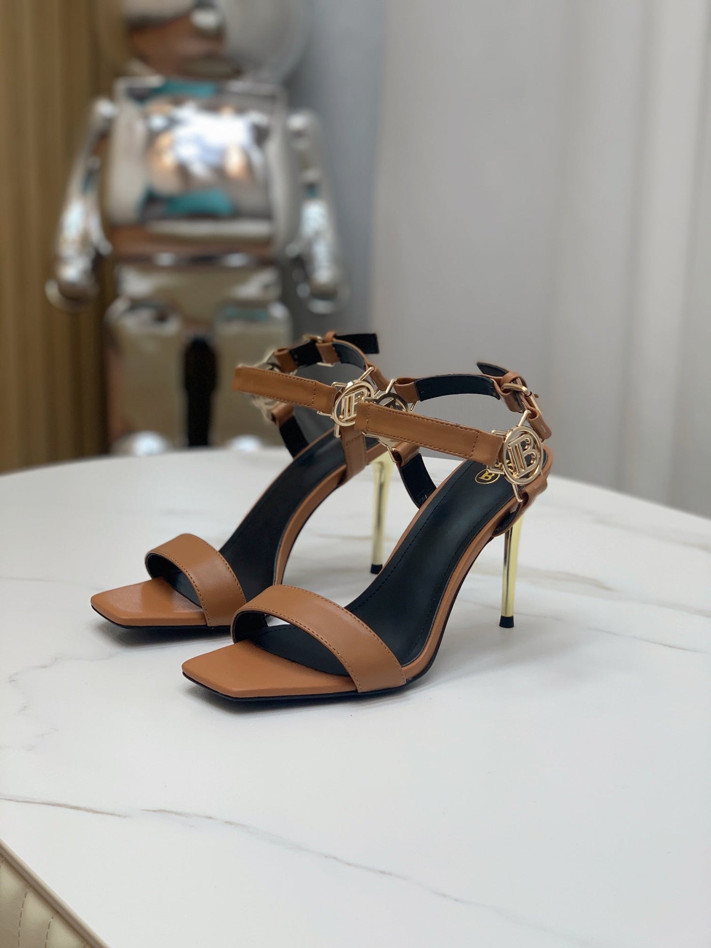 BALMAIN 25S HIGH HEELS WITH B METAL DETAIL 95MM IN CARAMEL CALFSKIN - 35