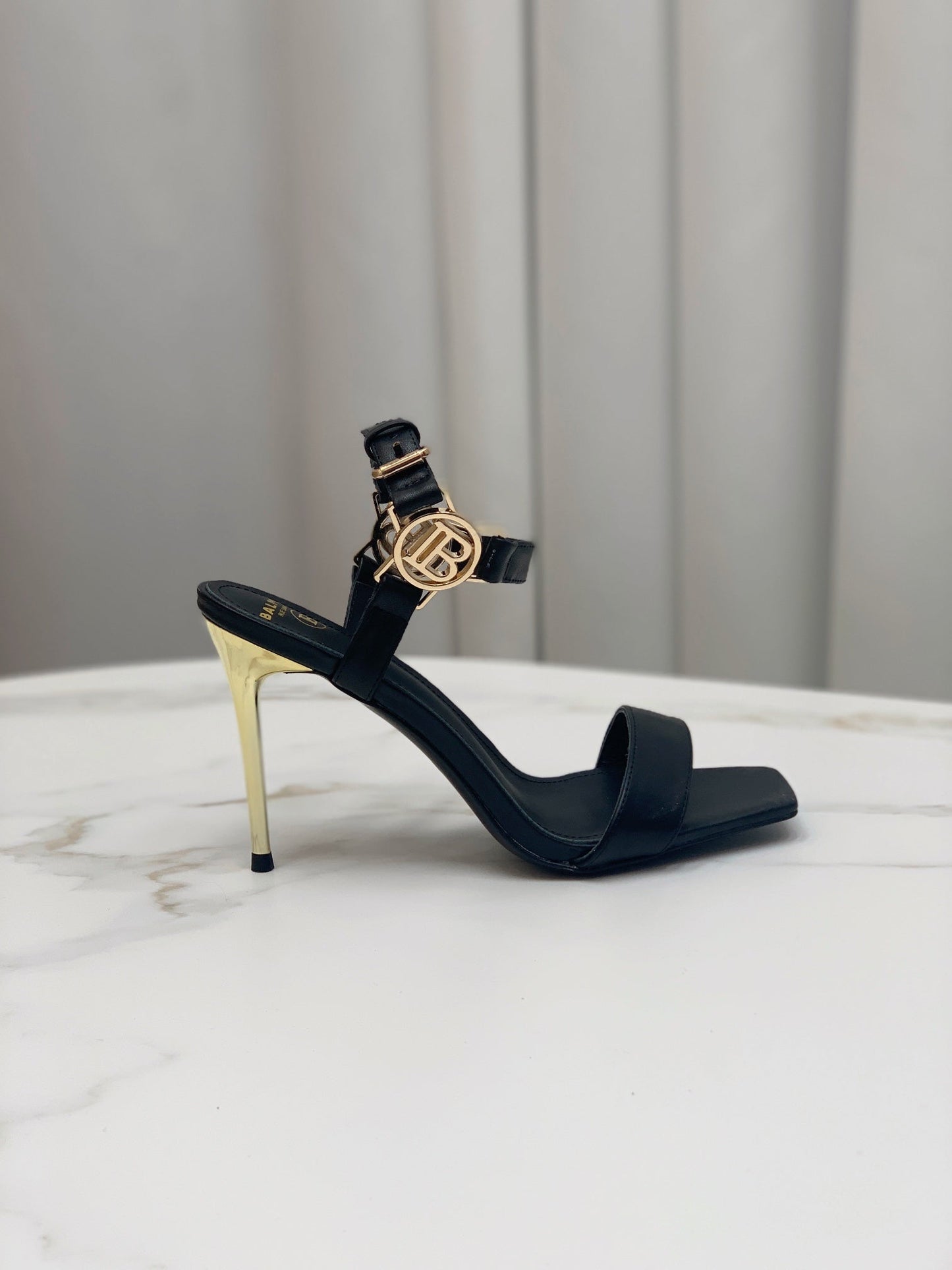 BALMAIN 25S HIGH HEELS WITH B METAL DETAIL 95MM IN BLACK CALFSKIN - 35
