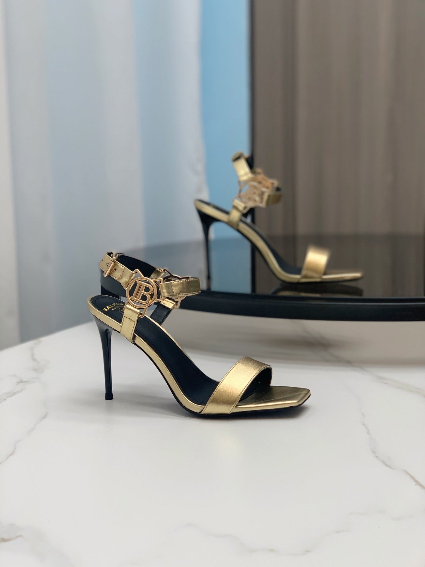 BALMAIN 25S HIGH HEELS WITH B METAL DETAIL 95MM IN GOLD CALFSKIN - 35