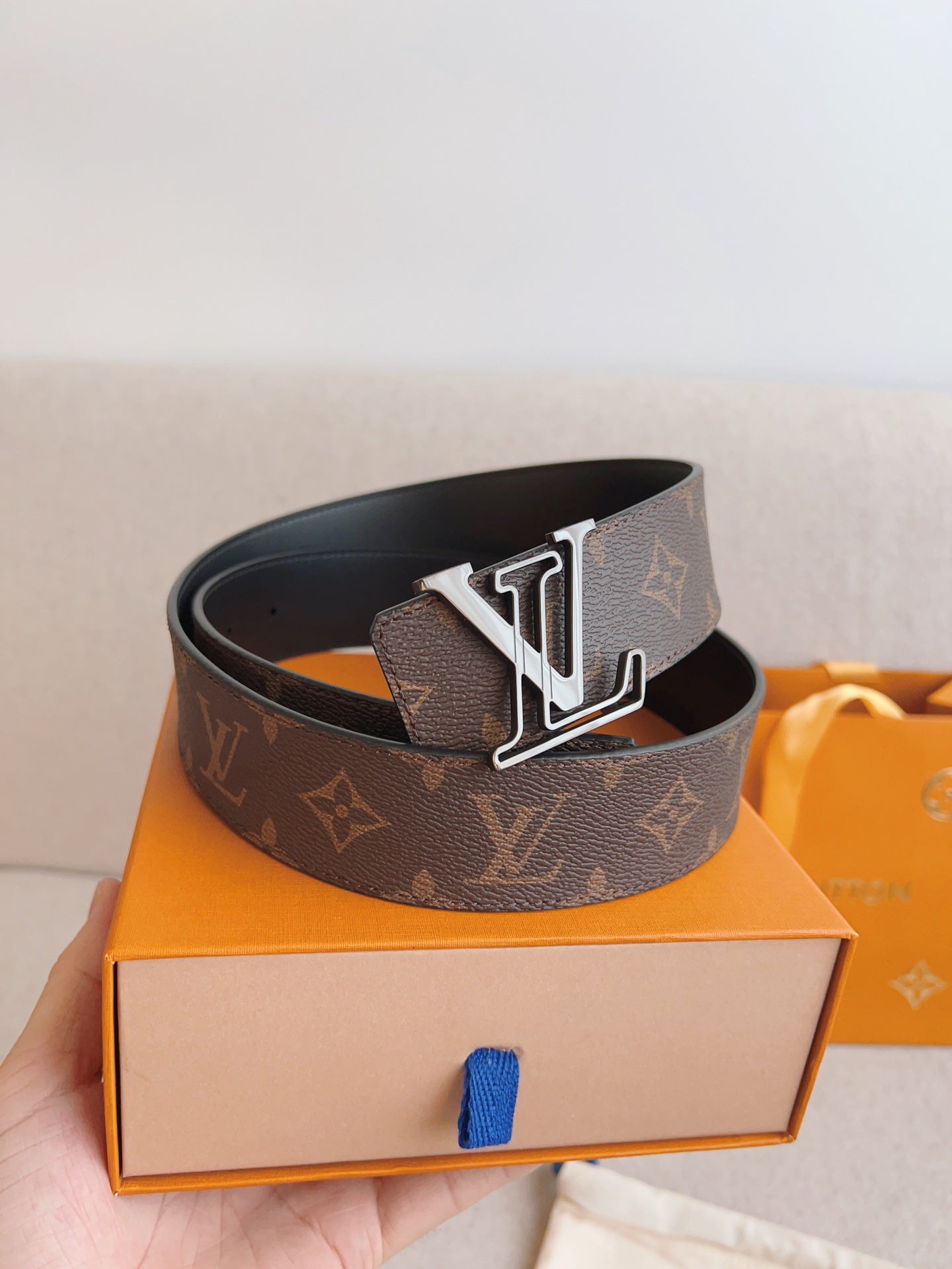 LV 25S BELT 40 MM IN BROWN CALFSKIN 593207 - 26-28