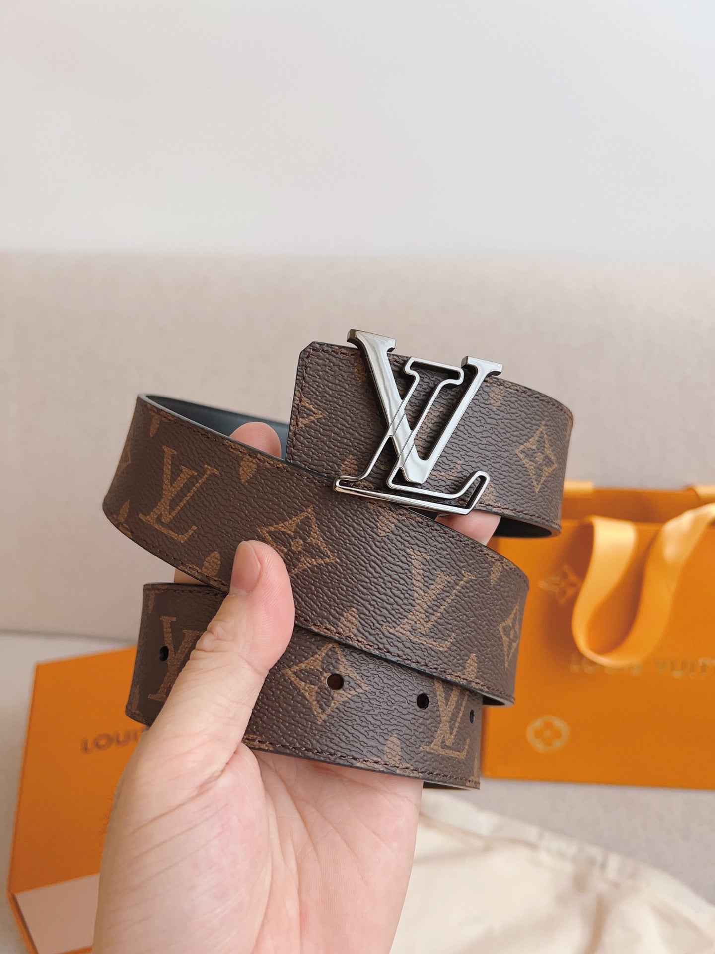 LV 25S BELT 40 MM IN BROWN CALFSKIN 593207 - 26-28