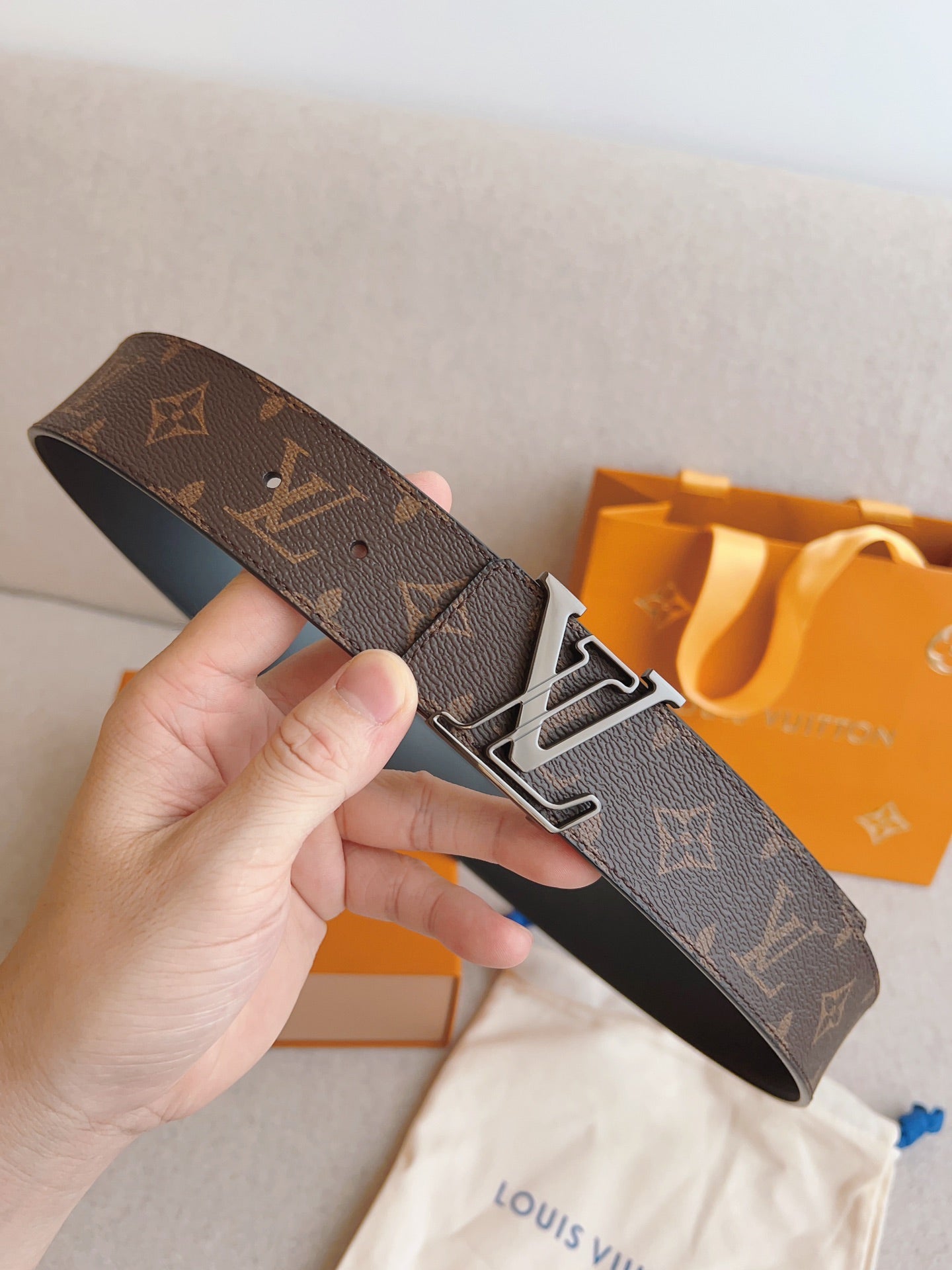 LV 25S BELT 40 MM IN BROWN CALFSKIN 593207 - 26-28