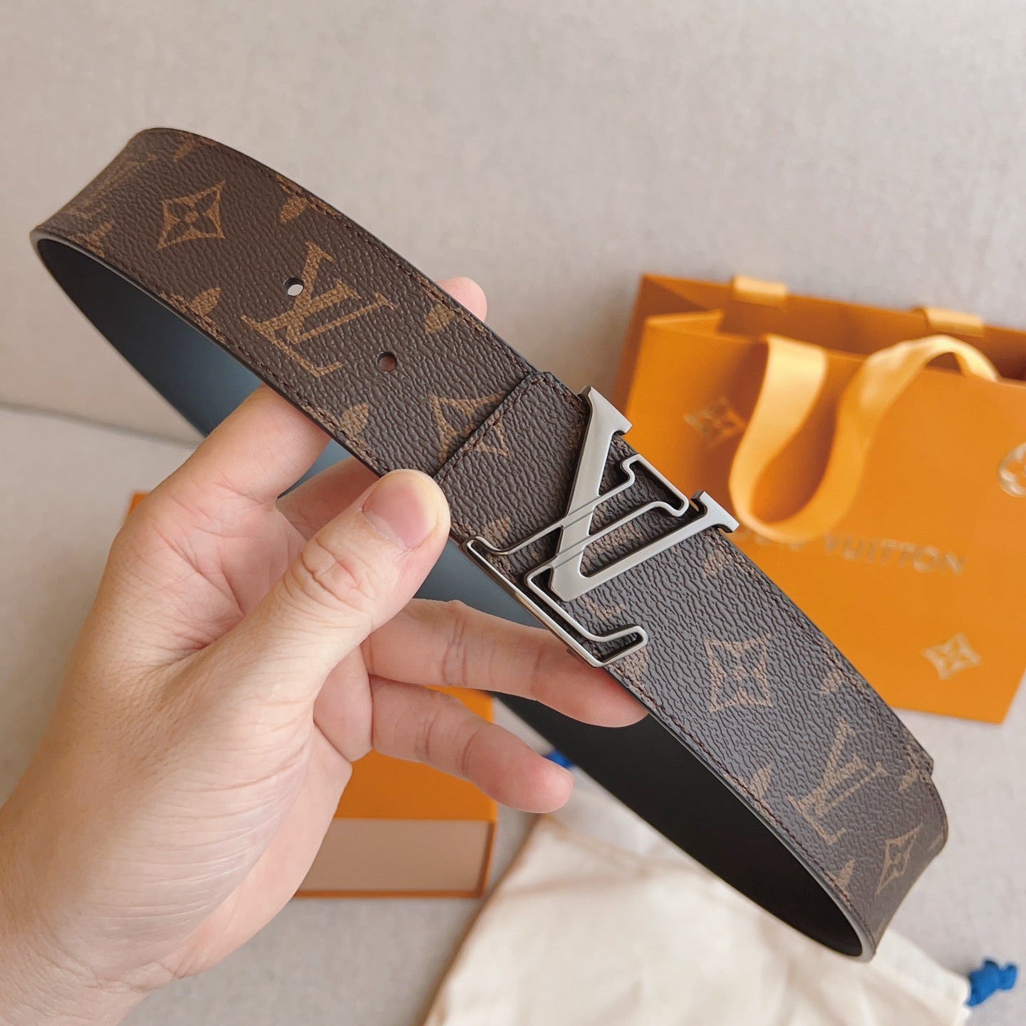 LV 25S BELT 40 MM IN BROWN CALFSKIN 593207 - 26-28