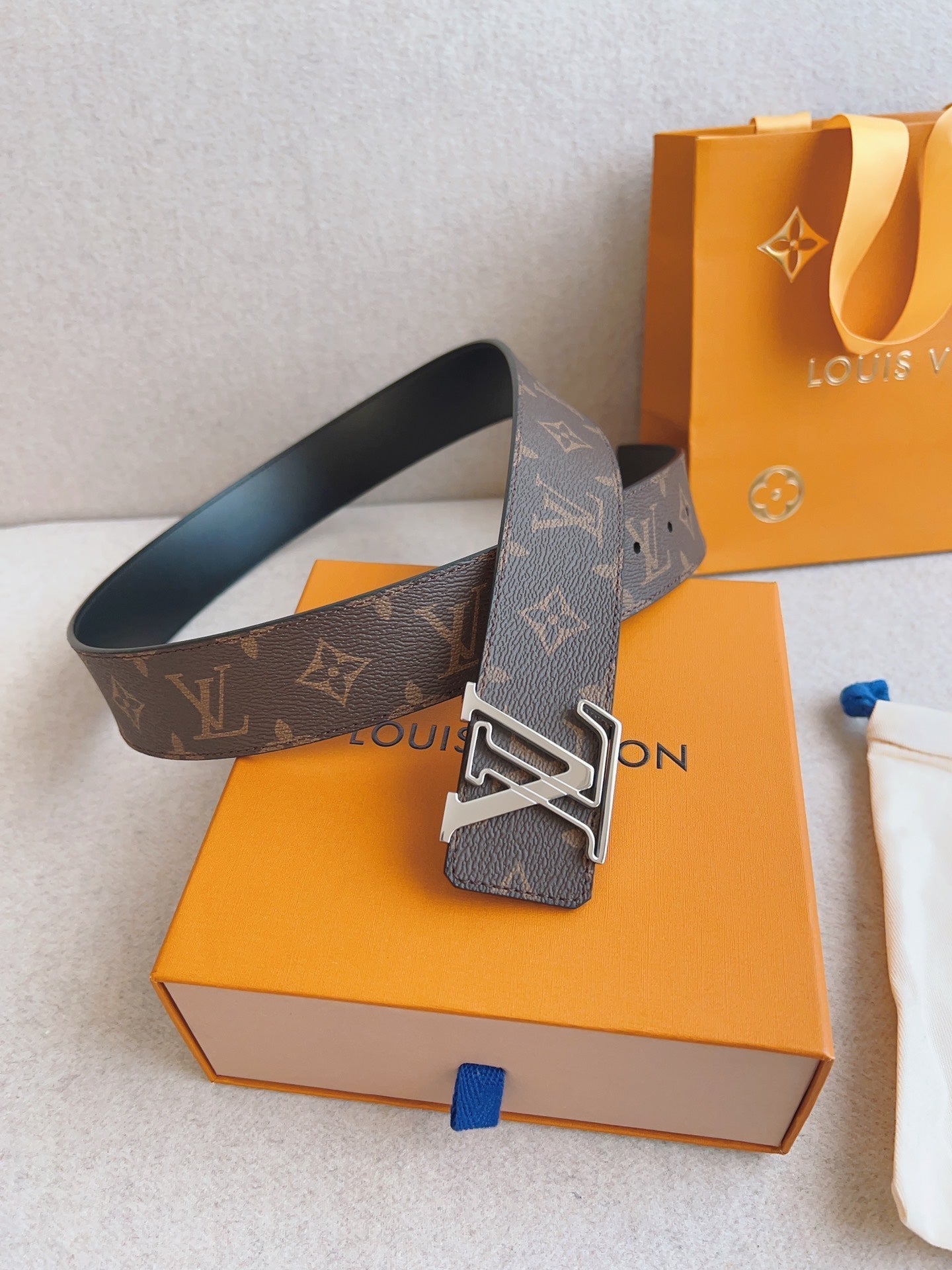 LV 25S BELT 40 MM IN BROWN CALFSKIN 593209 - 26-28