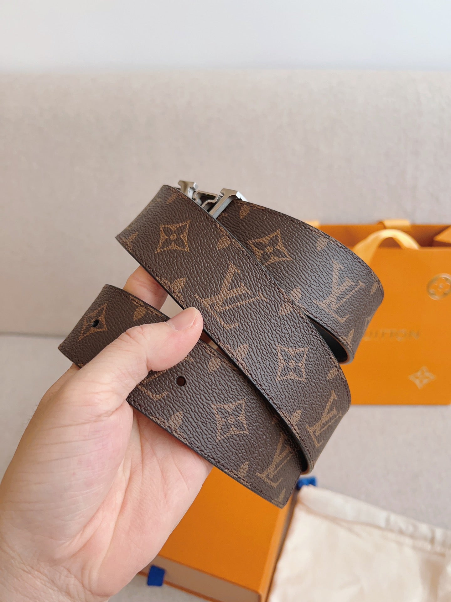 LV 25S BELT 40 MM IN BROWN CALFSKIN 593209 - 26-28