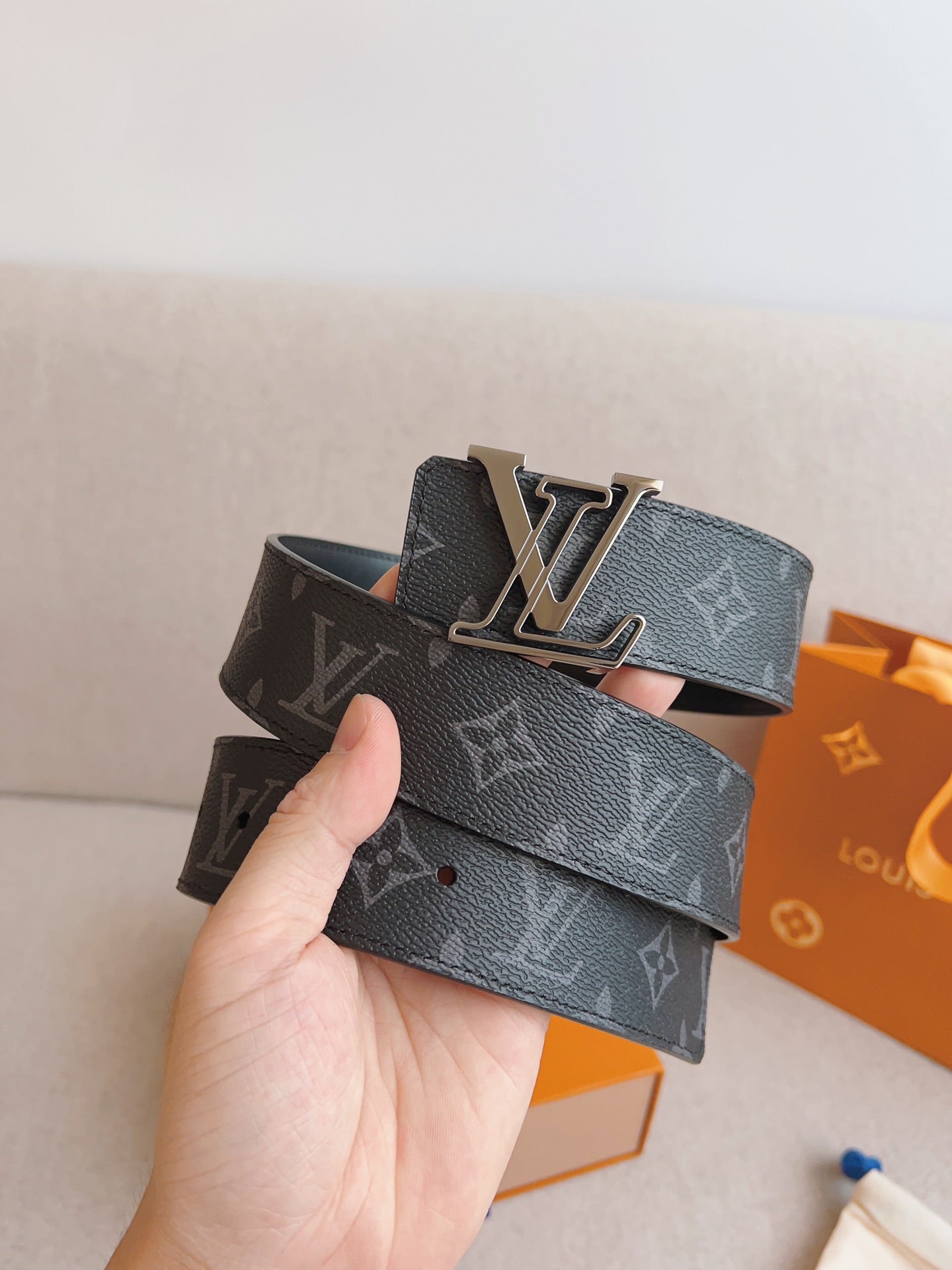 LV 25S BELT 40 MM IN BLACK MIX GREY CALFSKIN 593204 - 26-28