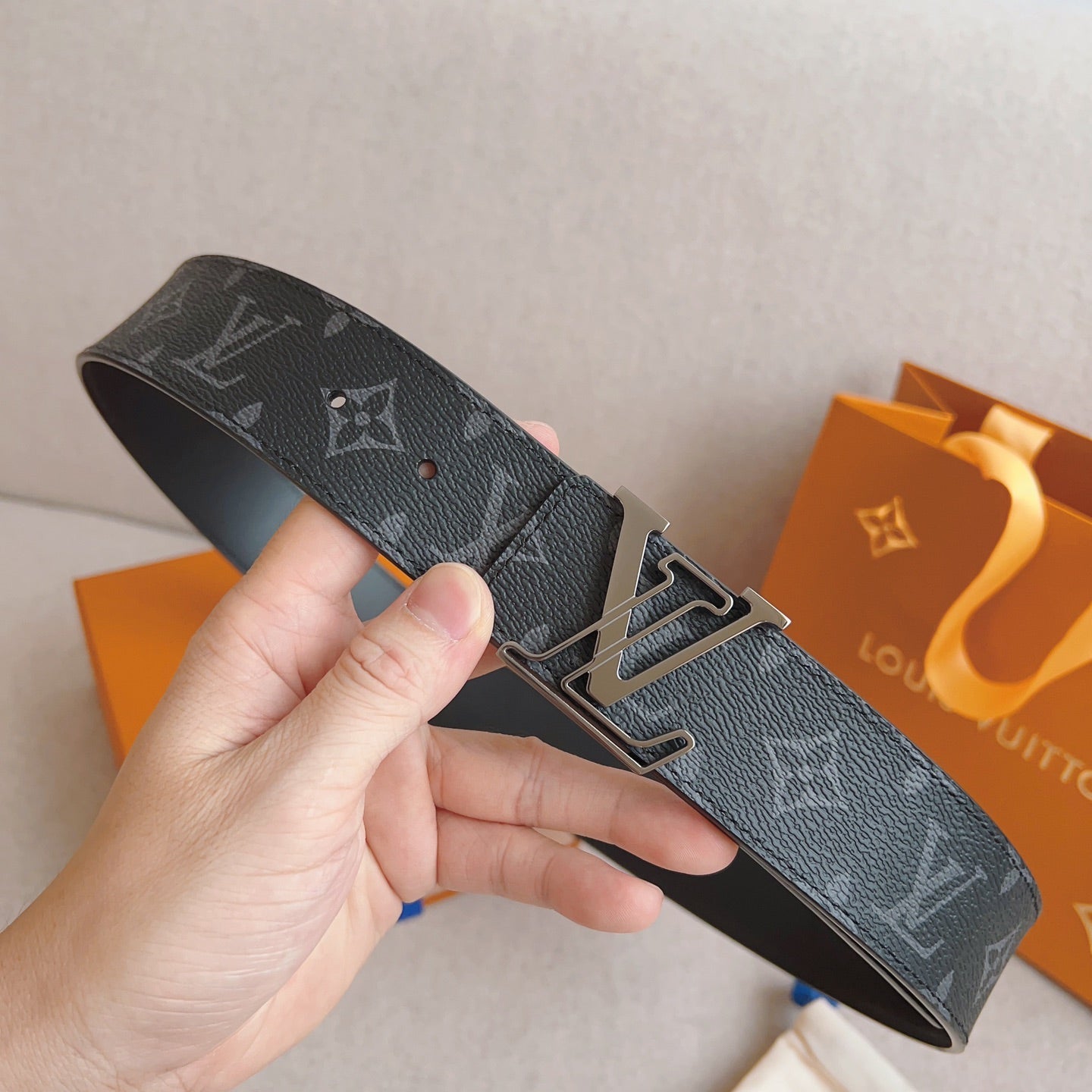 LV 25S BELT 40 MM IN BLACK MIX GREY CALFSKIN 593204 - 26-28