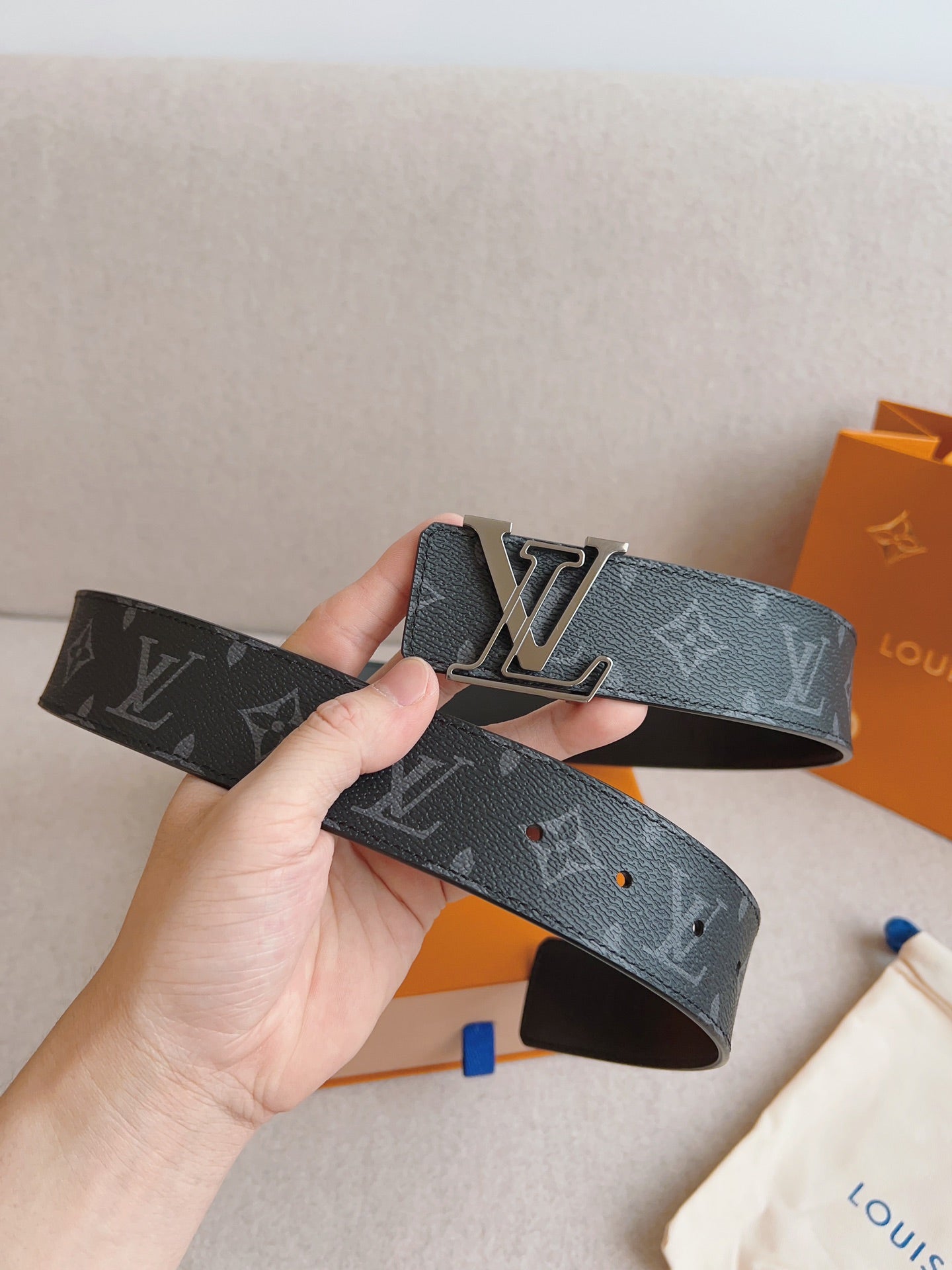 LV 25S BELT 40 MM IN BLACK MIX GREY CALFSKIN 593204 - 26-28