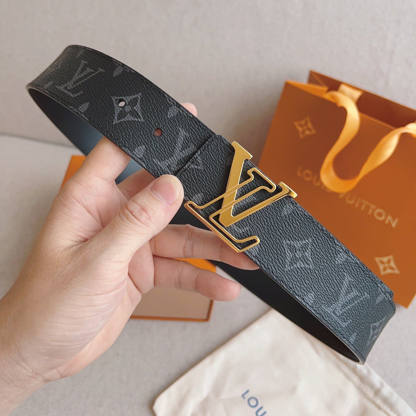 LV 25S BELT 40 MM IN BLACK MIX GREY CALFSKIN 593205 - 26-28