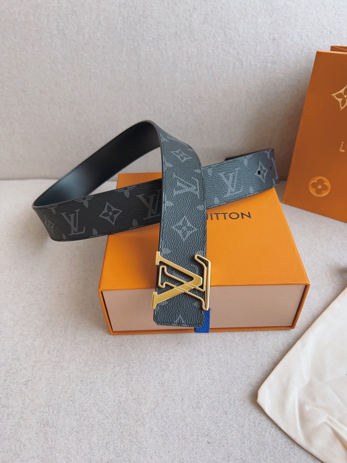 LV 25S BELT 40 MM IN BLACK MIX GREY CALFSKIN 593205 - 26-28