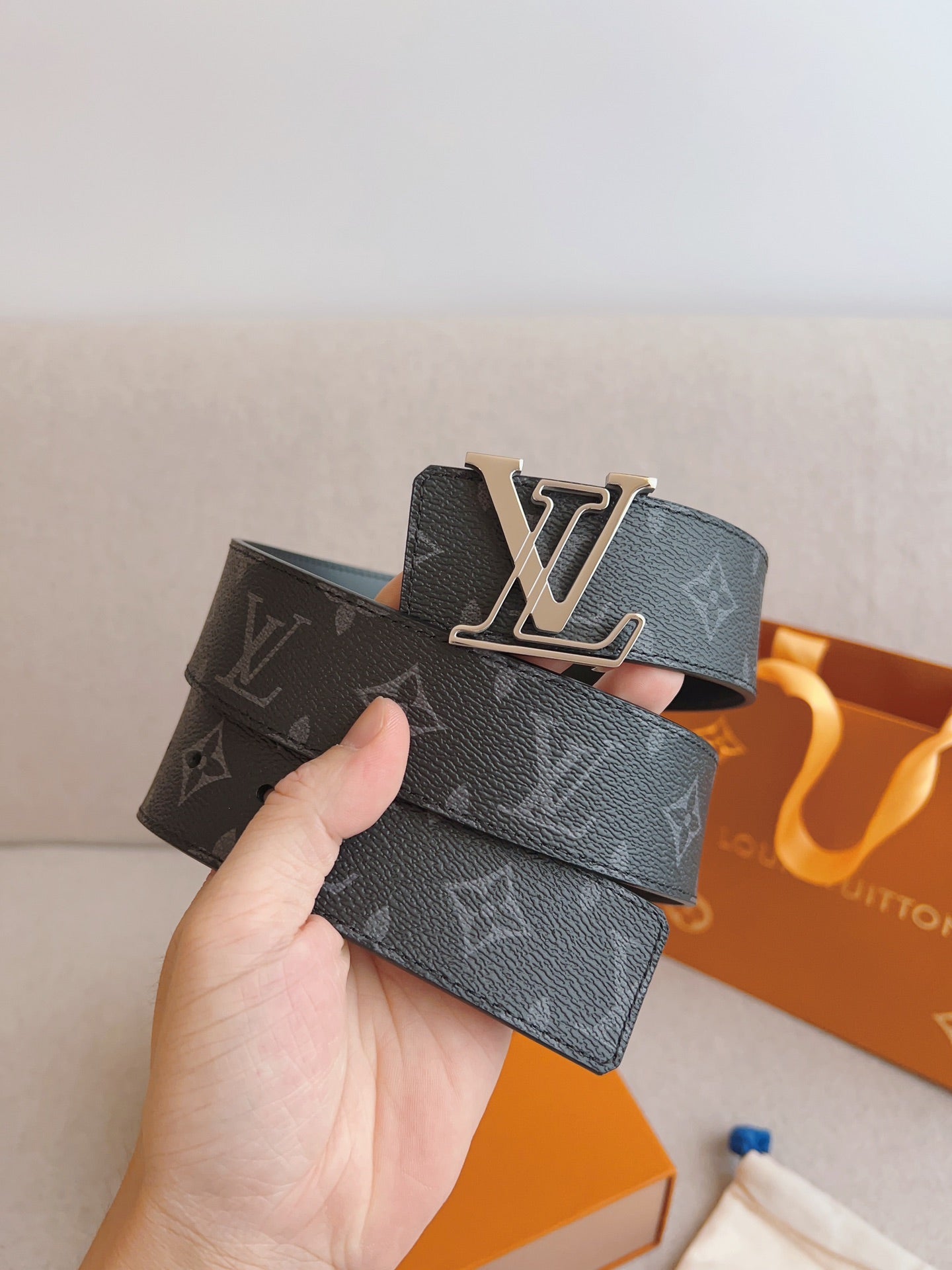LV 25S BELT 40 MM IN BLACK MIX GREY CALFSKIN 593206 - 26-28
