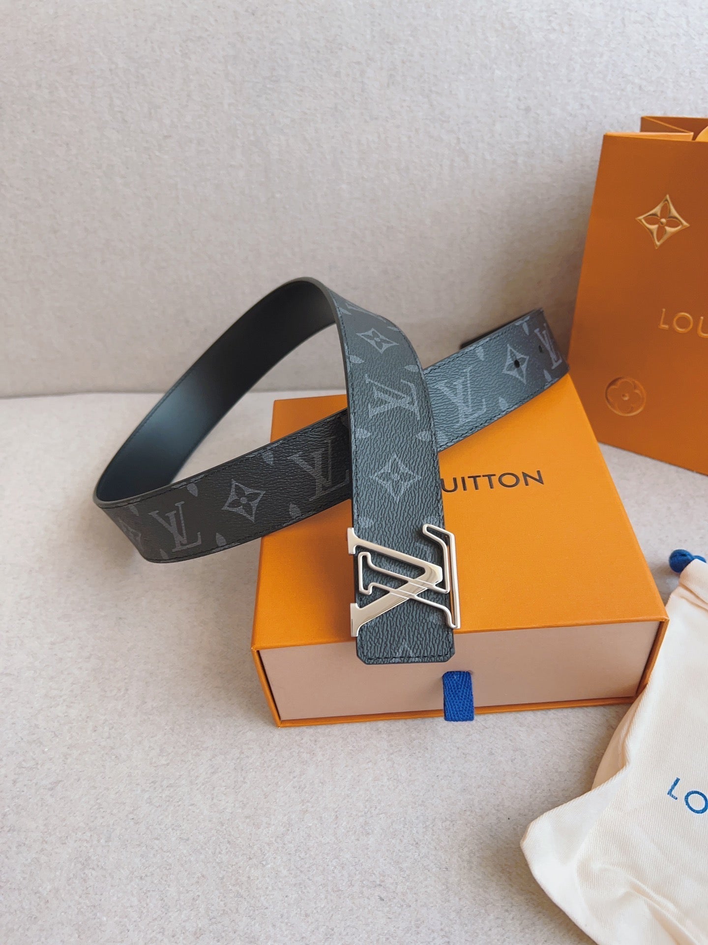 LV 25S BELT 40 MM IN BLACK MIX GREY CALFSKIN 593206 - 26-28