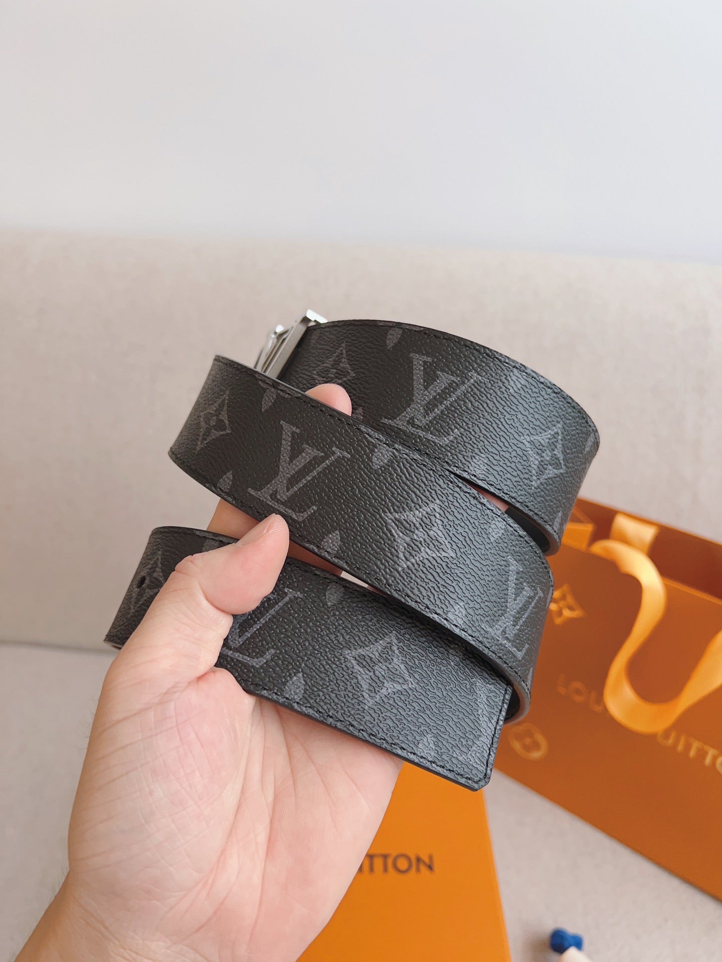 LV 25S BELT 40 MM IN BLACK MIX GREY CALFSKIN 593206 - 26-28