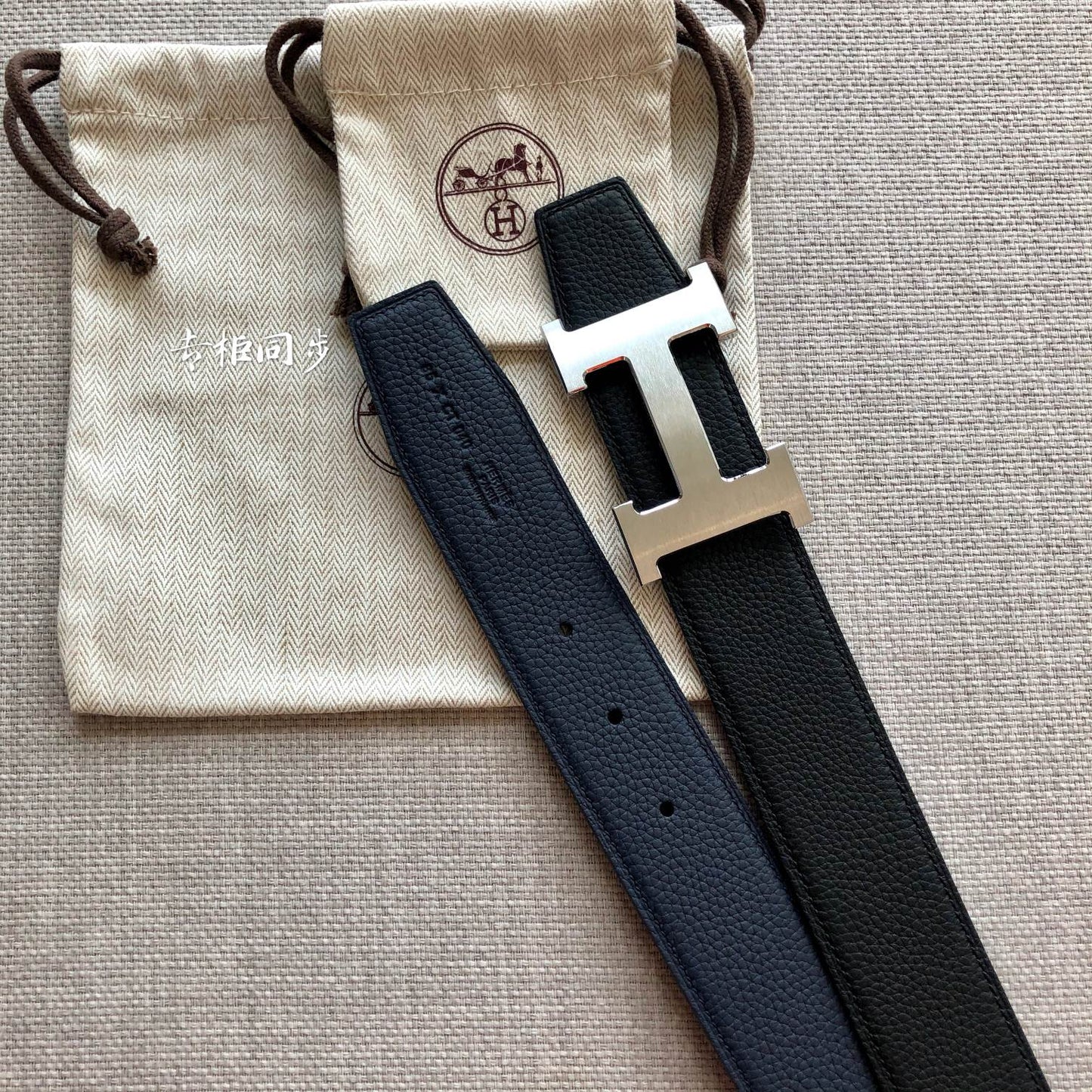 HM BELT BUCKLE & REVERSIBLE BLACK LEATHER STRAP 38MM SILVER HARDWARE - 30