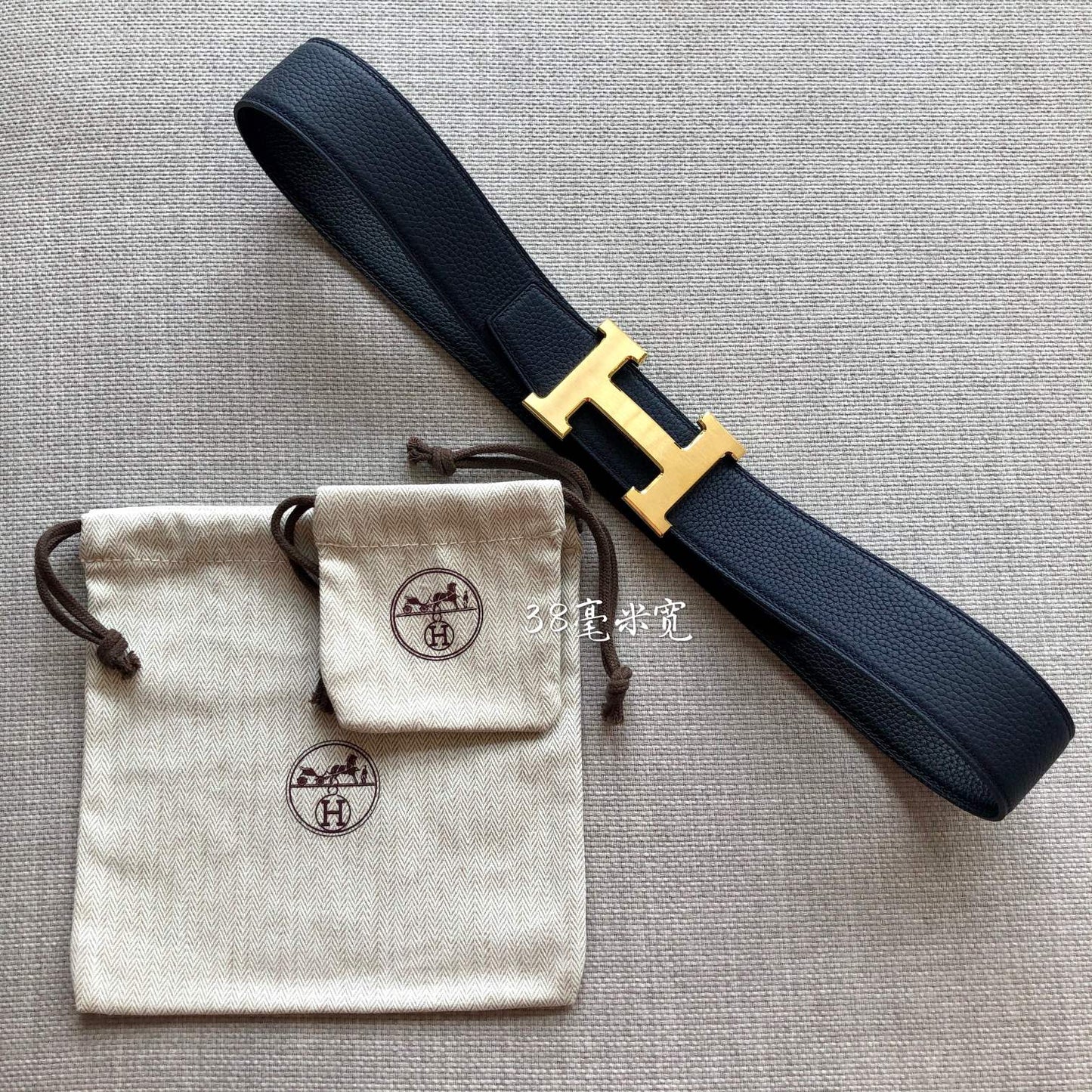HM BELT BUCKLE & REVERSIBLE BLACK LEATHER STRAP 38MM GOLD HARDWARE - 30