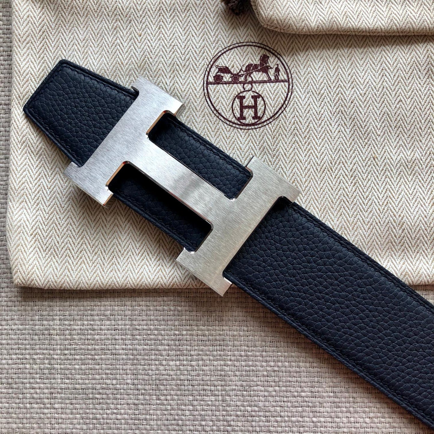 HM BELT BUCKLE & REVERSIBLE BLACK LEATHER STRAP 38MM SILVER HARDWARE - 30