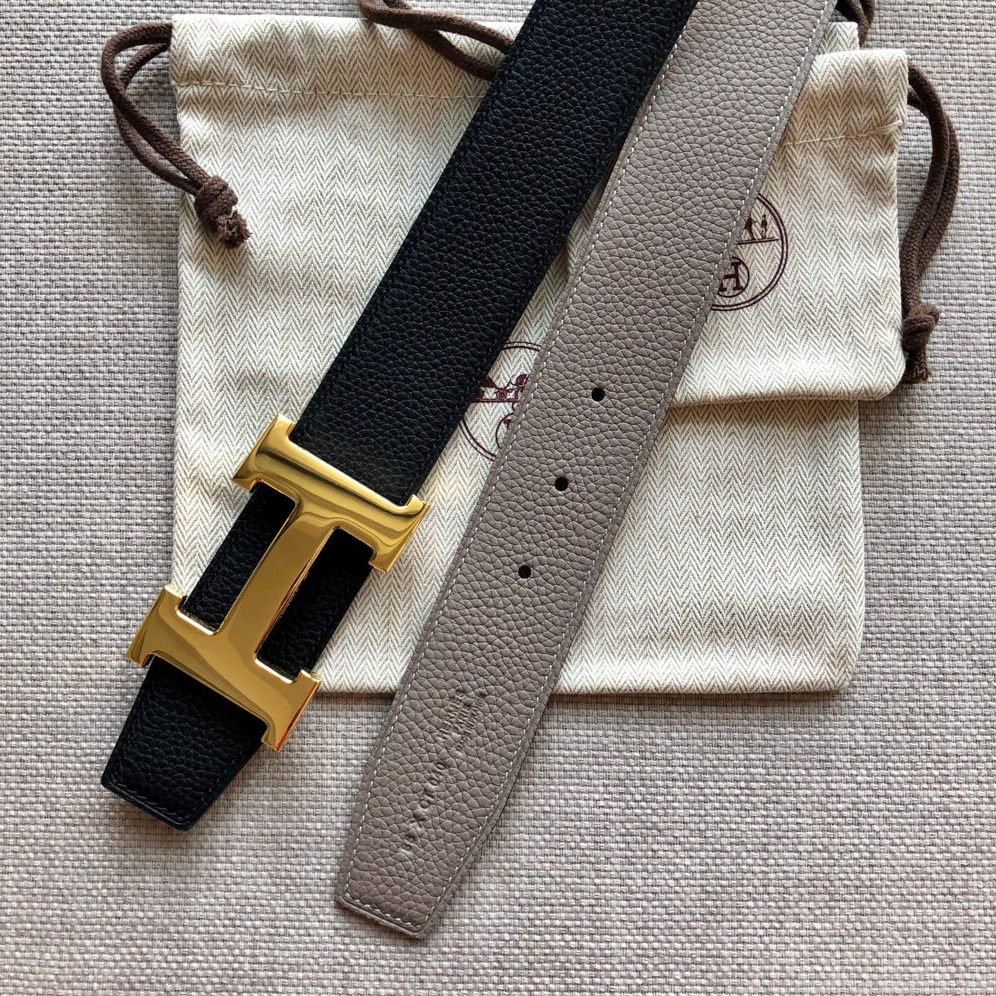 HM BELT BUCKLE & REVERSIBLE BLACK AND TAN BROWN LEATHER STRAP 38MM GOLD HARDWARE - 30