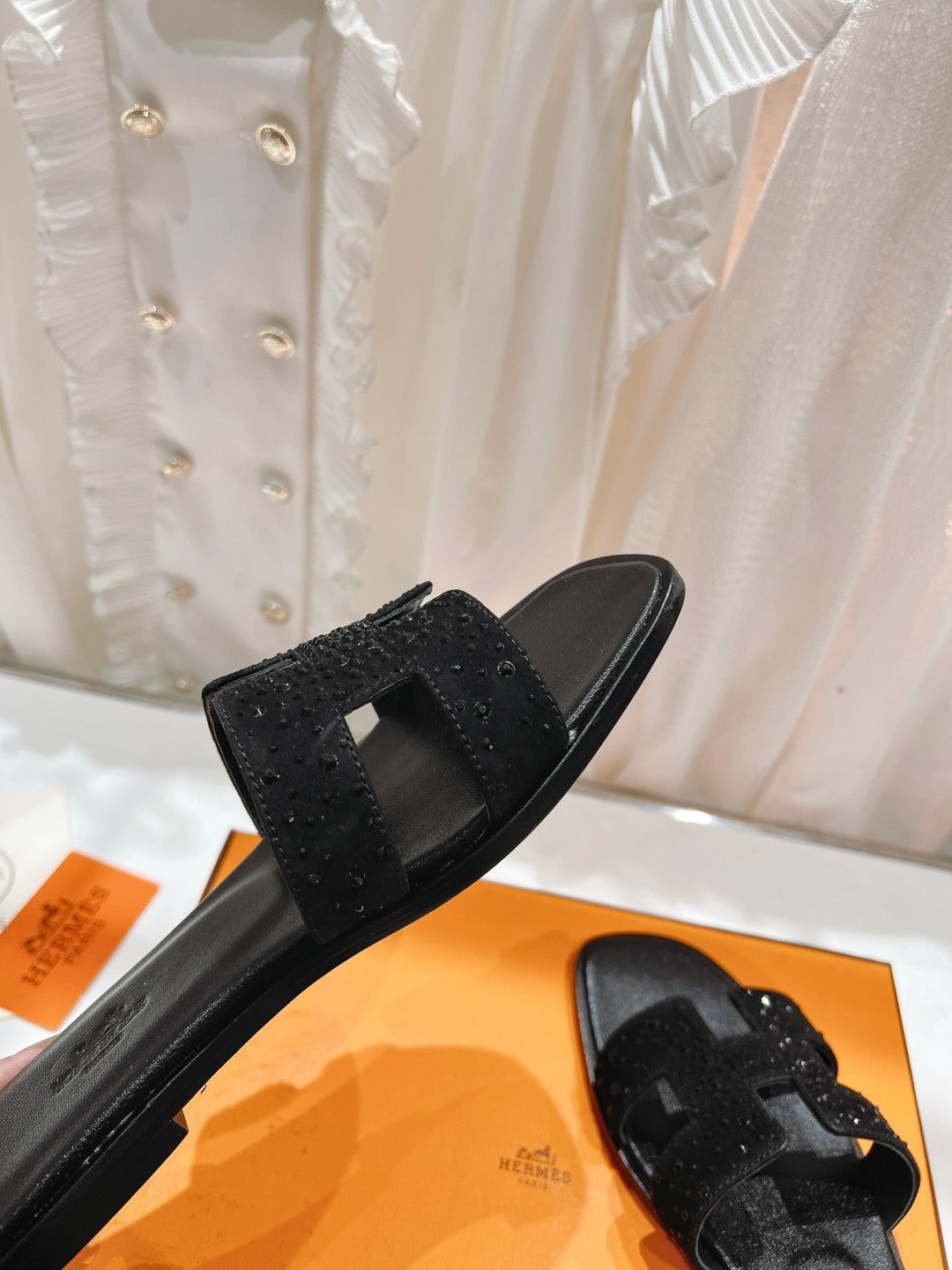 0RAN SANDAL BLACK LAMBSKIN ATTACH CRYSTALS-BLACK - 34