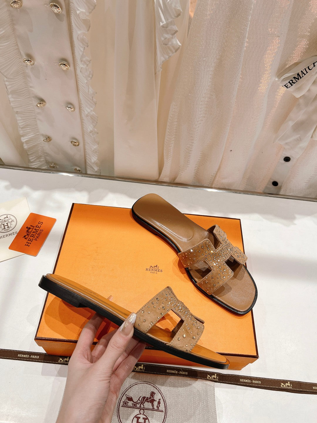 0RAN SANDAL CARAMEL LAMBSKIN ATTACH CRYSTALS - 34