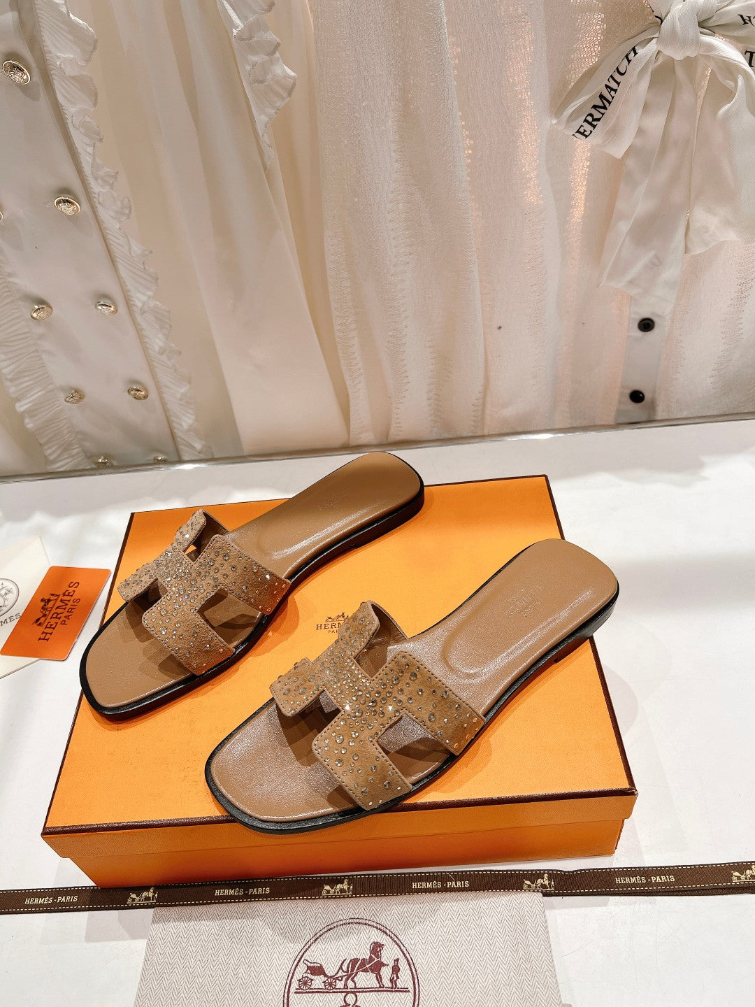 0RAN SANDAL CARAMEL LAMBSKIN ATTACH CRYSTALS - 34