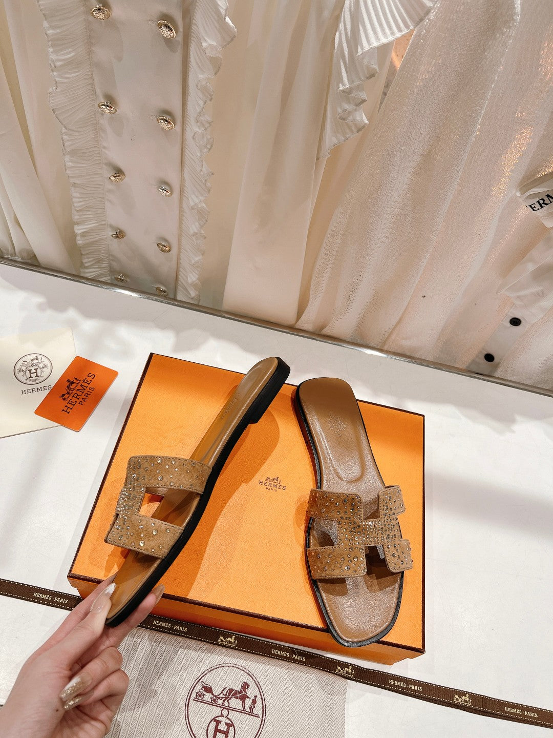 0RAN SANDAL CARAMEL LAMBSKIN ATTACH CRYSTALS - 34
