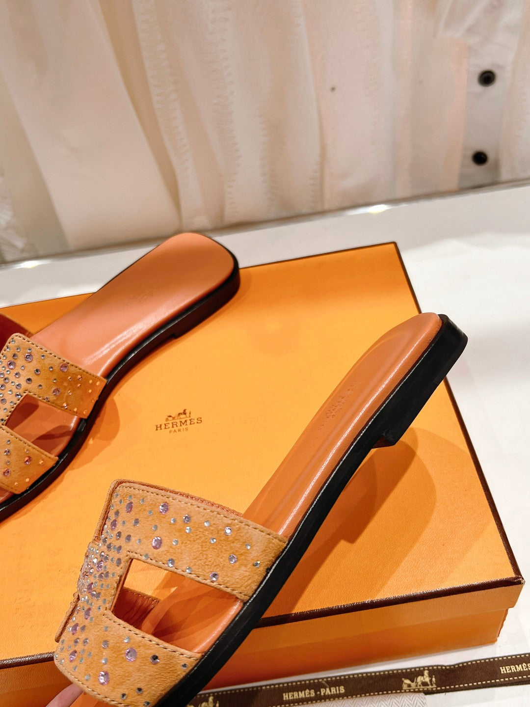 0RAN SANDAL BRIGHT ORANGE LAMBSKIN ATTACH CRYSTALS - 34