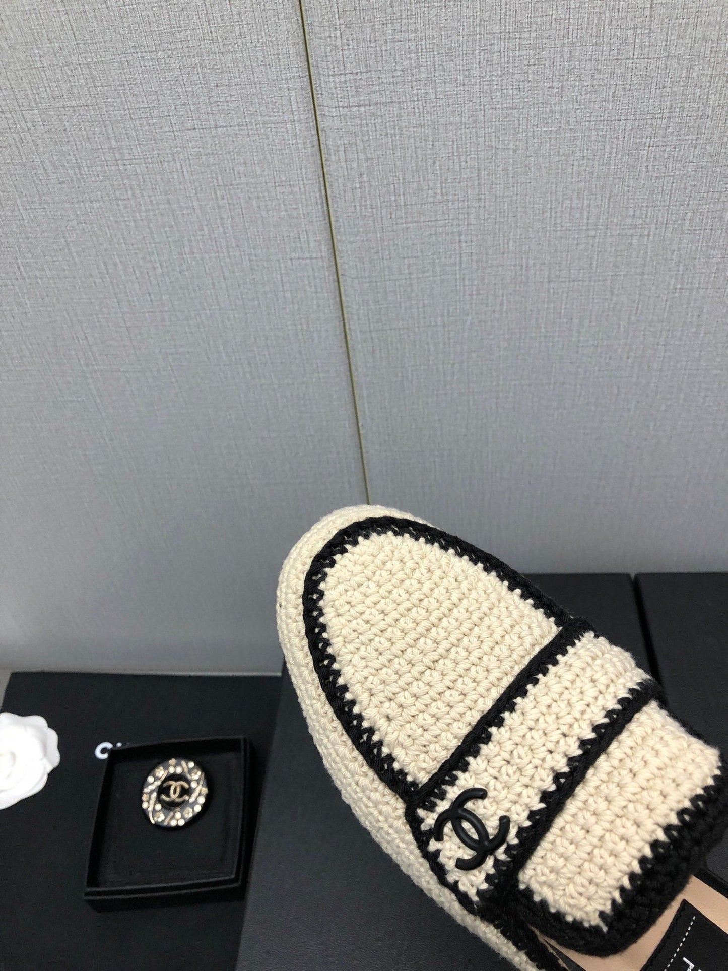 HALF-MULES IN CREAM WOOL WOVEN - 35