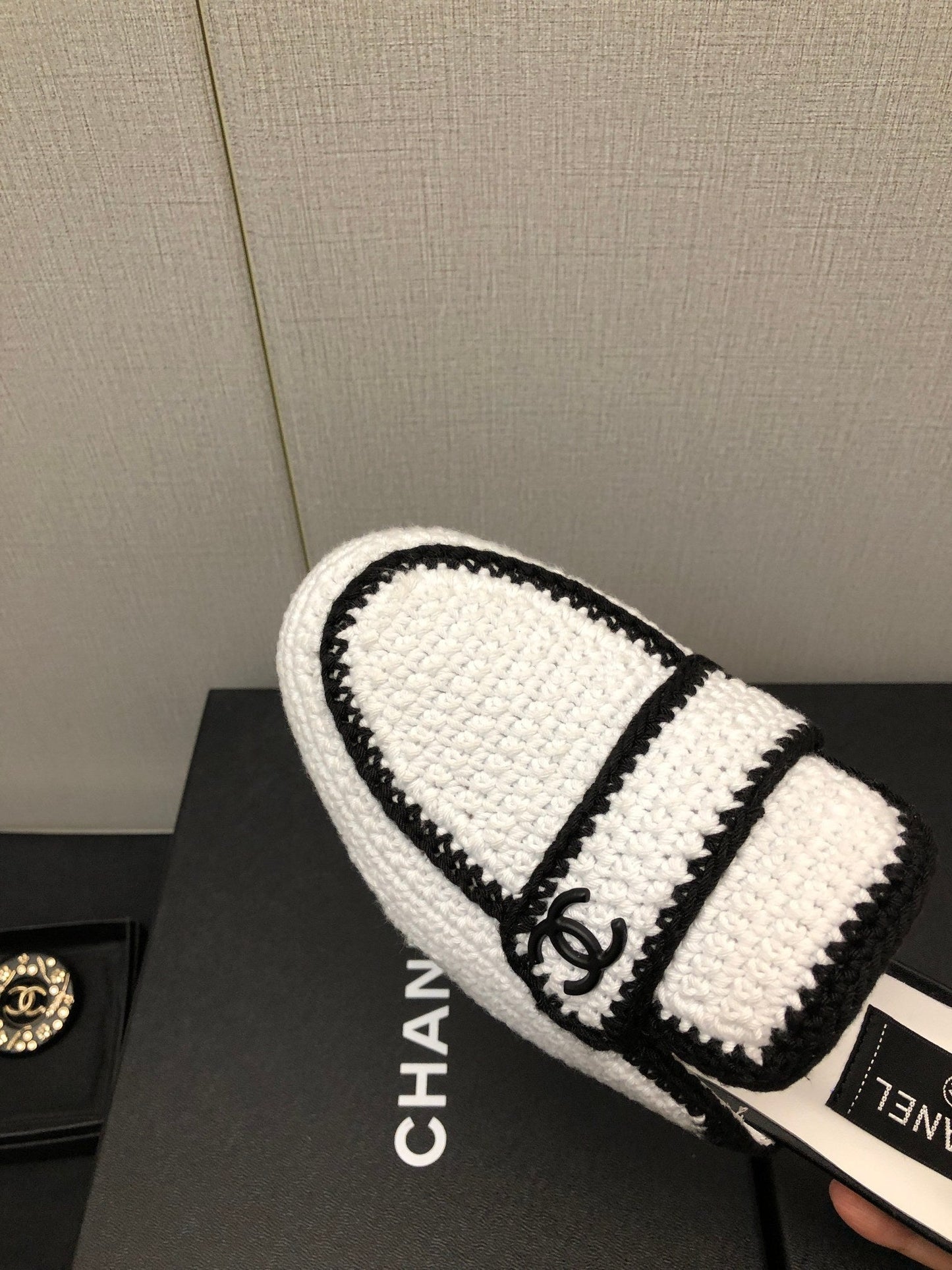HALF-MULES IN WHITE MIX BLACK WOOL WOVEN - 35