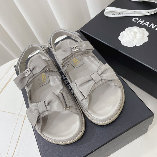 БОСОНІЖКИ CHANEL 26S З СІРОЇ ТКАНИНИ З ДЕКОРОМ У ВИГЛЯДІ БАНТА