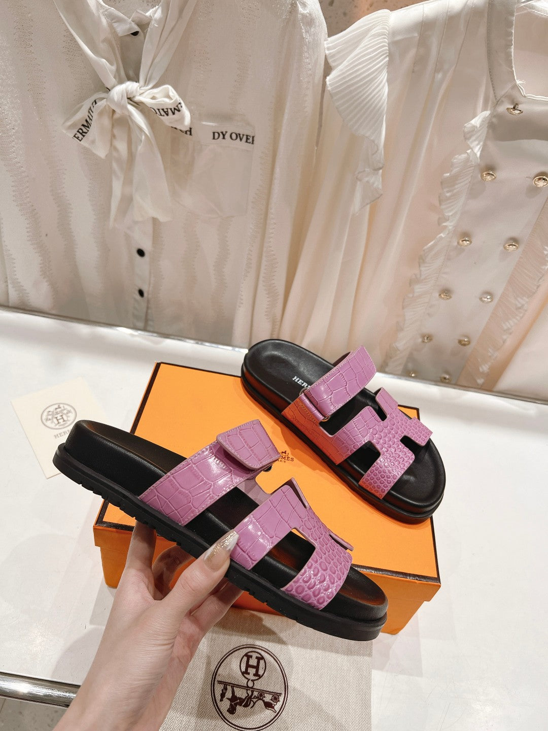 CHYPRE SANDAL BLACK AND LAVENDER LAMBSKIN - 34