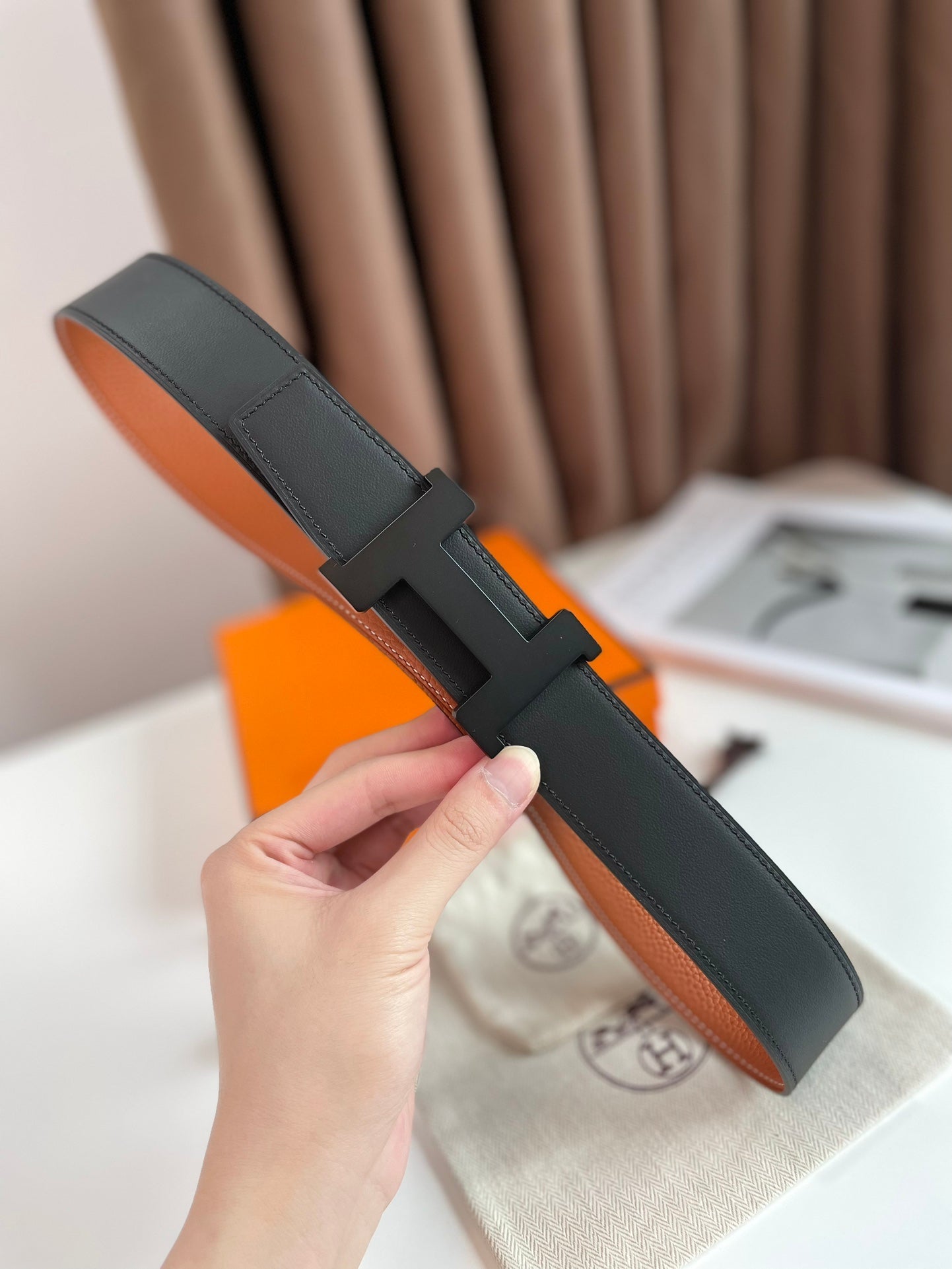 HM CONSTANCE BELT BUCKLE & REVERSIBLE GINGER ORANGE AND BLACK LEATHER STRAP 38MM - 30
