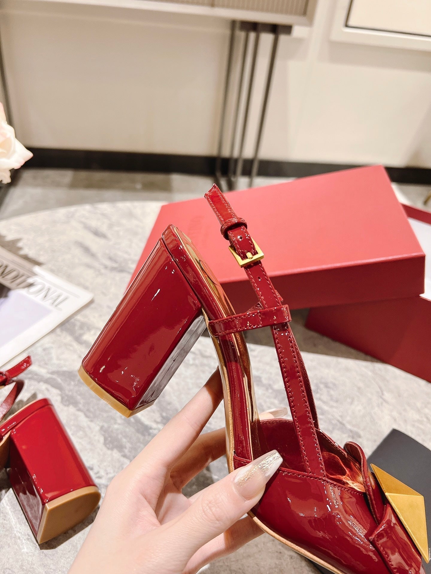 ONE STUD RUBY RED PATENT LEATHER LACE-UP HIGH HEELS 85 MM - 34