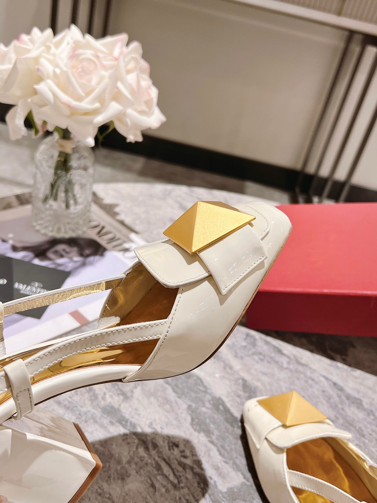 ONE STUD WHITE PATENT LEATHER LACE-UP HIGH HEELS 85 MM - 34