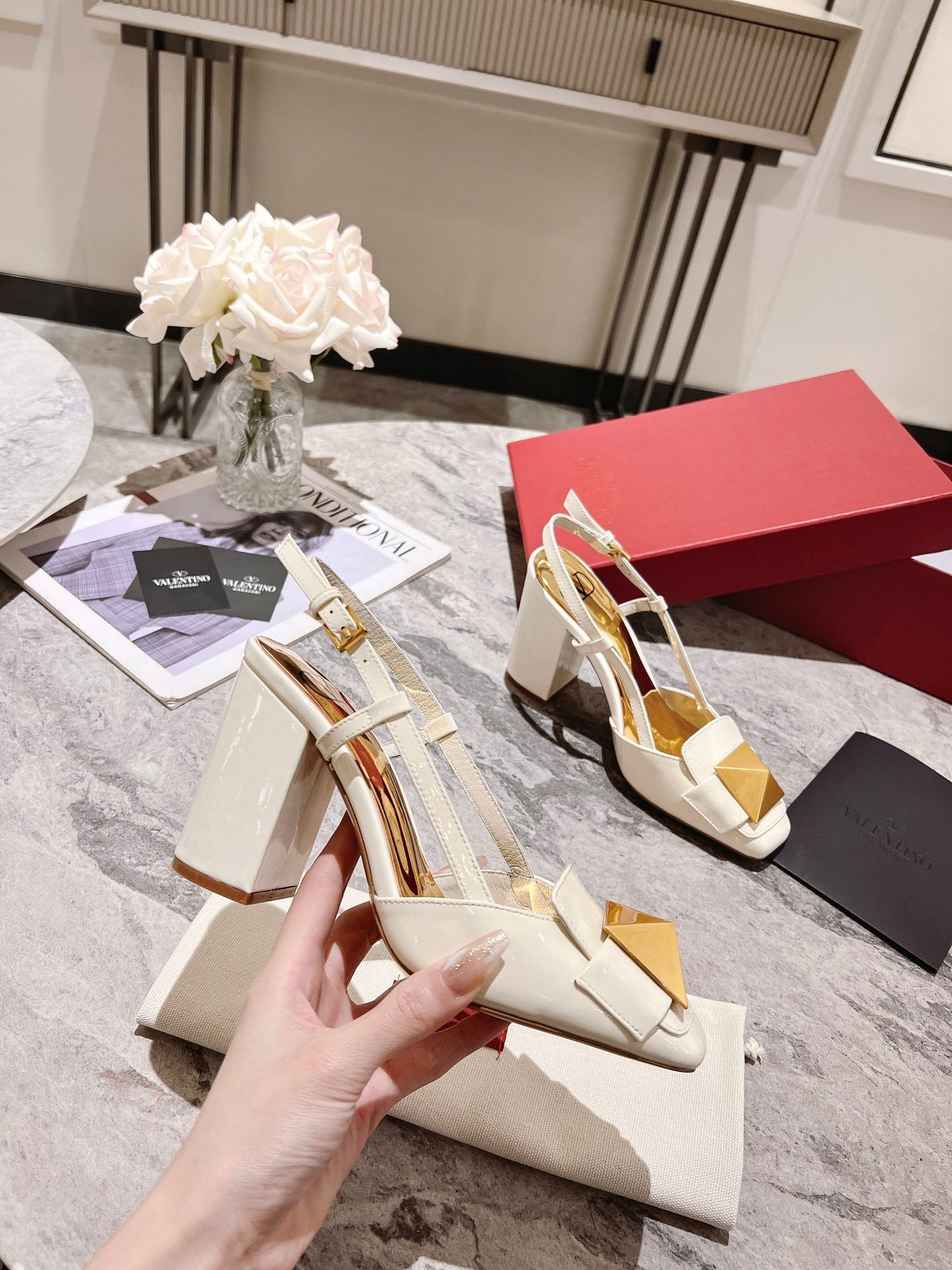 ONE STUD WHITE PATENT LEATHER LACE-UP HIGH HEELS 85 MM - 34