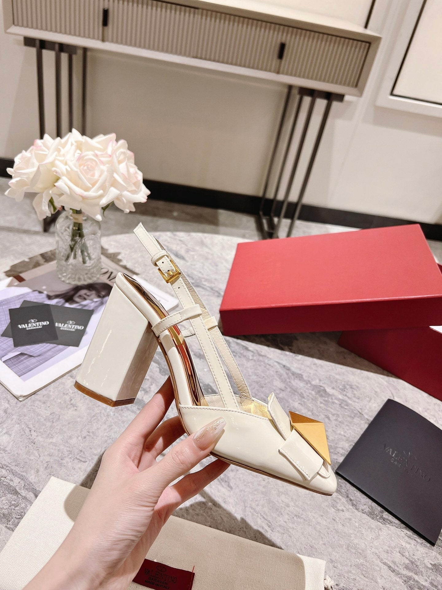 ONE STUD WHITE PATENT LEATHER LACE-UP HIGH HEELS 85 MM - 34