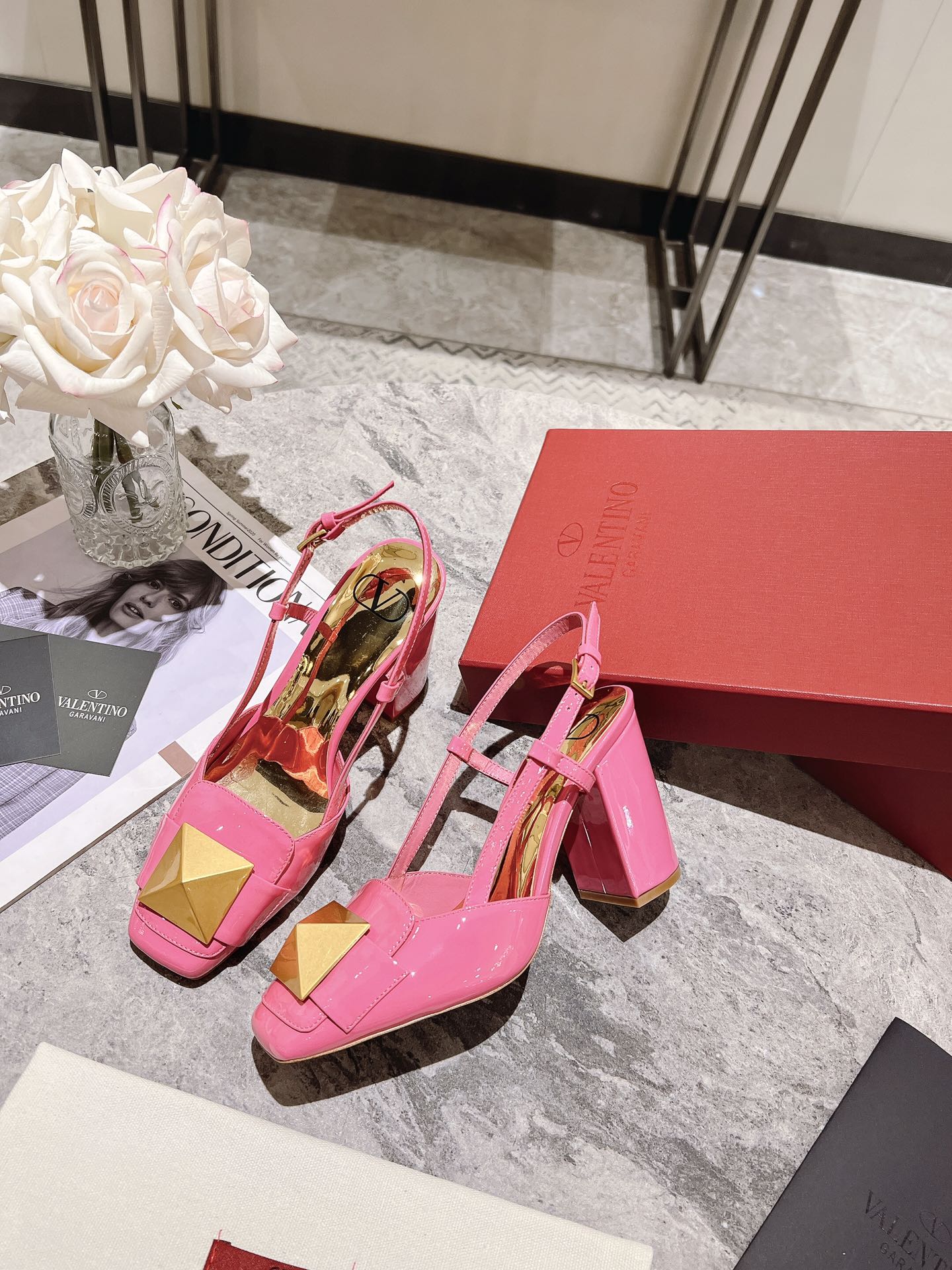 ONE STUD BRIGHT PINK PATENT LEATHER LACE-UP HIGH HEELS 85 MM - 34