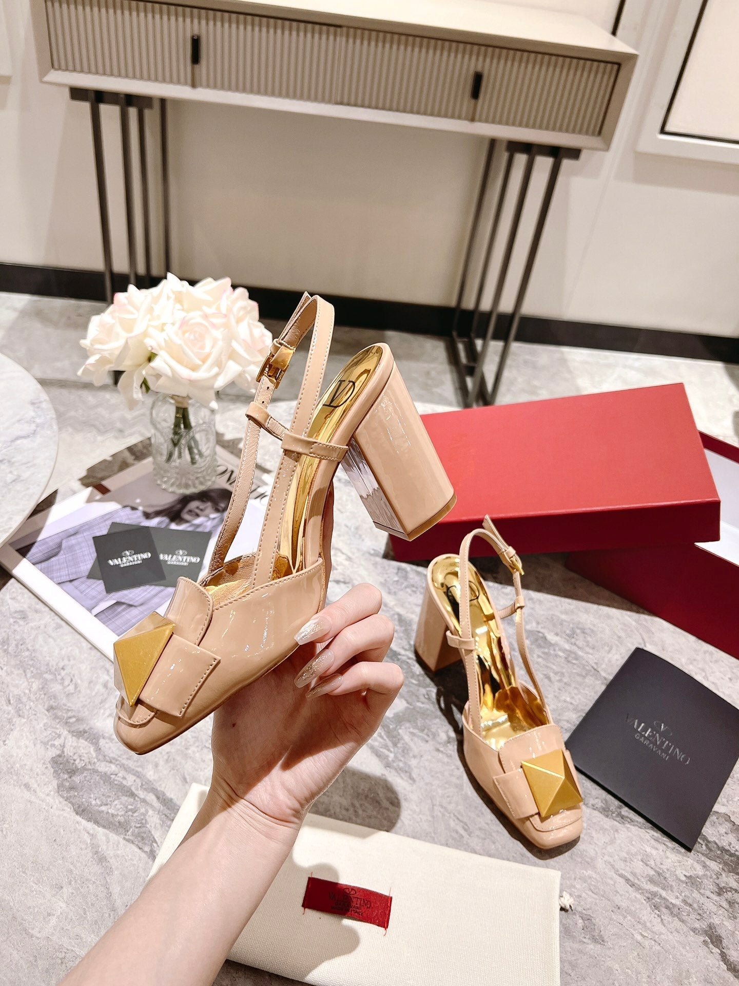 ONE STUD BEIGE TAN PATENT LEATHER LACE-UP HIGH HEELS 85 MM - 34